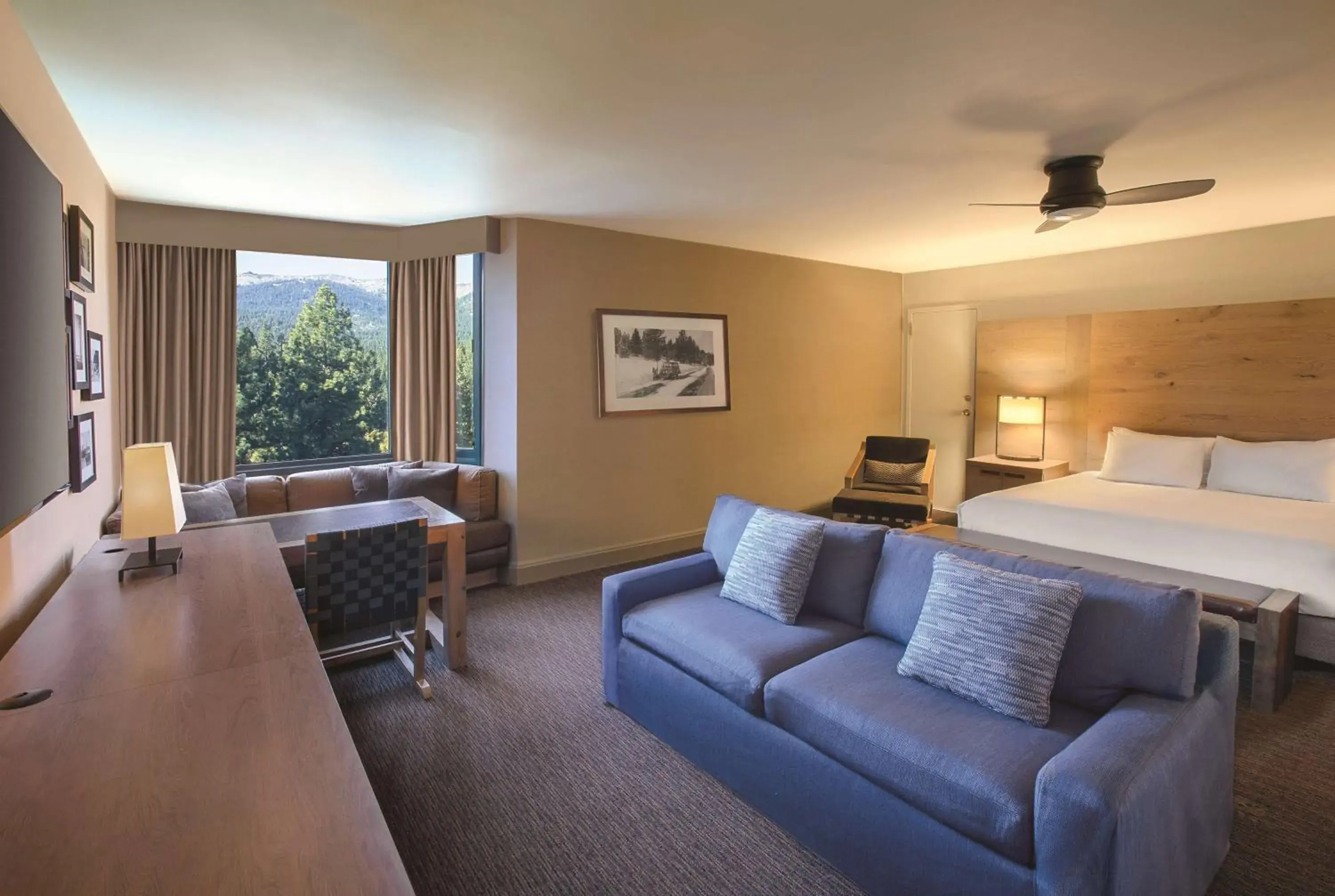 Bedroom, Bed in Hyatt Regency Lake Tahoe Resort, Spa & Casino Bedroom, Bed in Hyatt Regency Lake Tahoe Resort, Spa & Casino