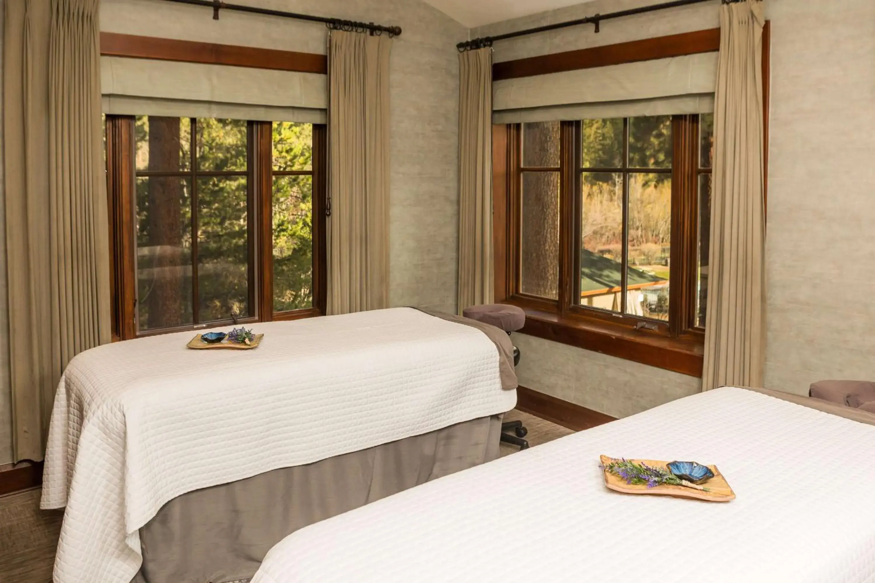 Spa and wellness centre/facilities, Bed in Hyatt Regency Lake Tahoe Resort, Spa & Casino Spa and wellness centre/facilities, Bed in Hyatt Regency Lake Tahoe Resort, Spa & Casino
