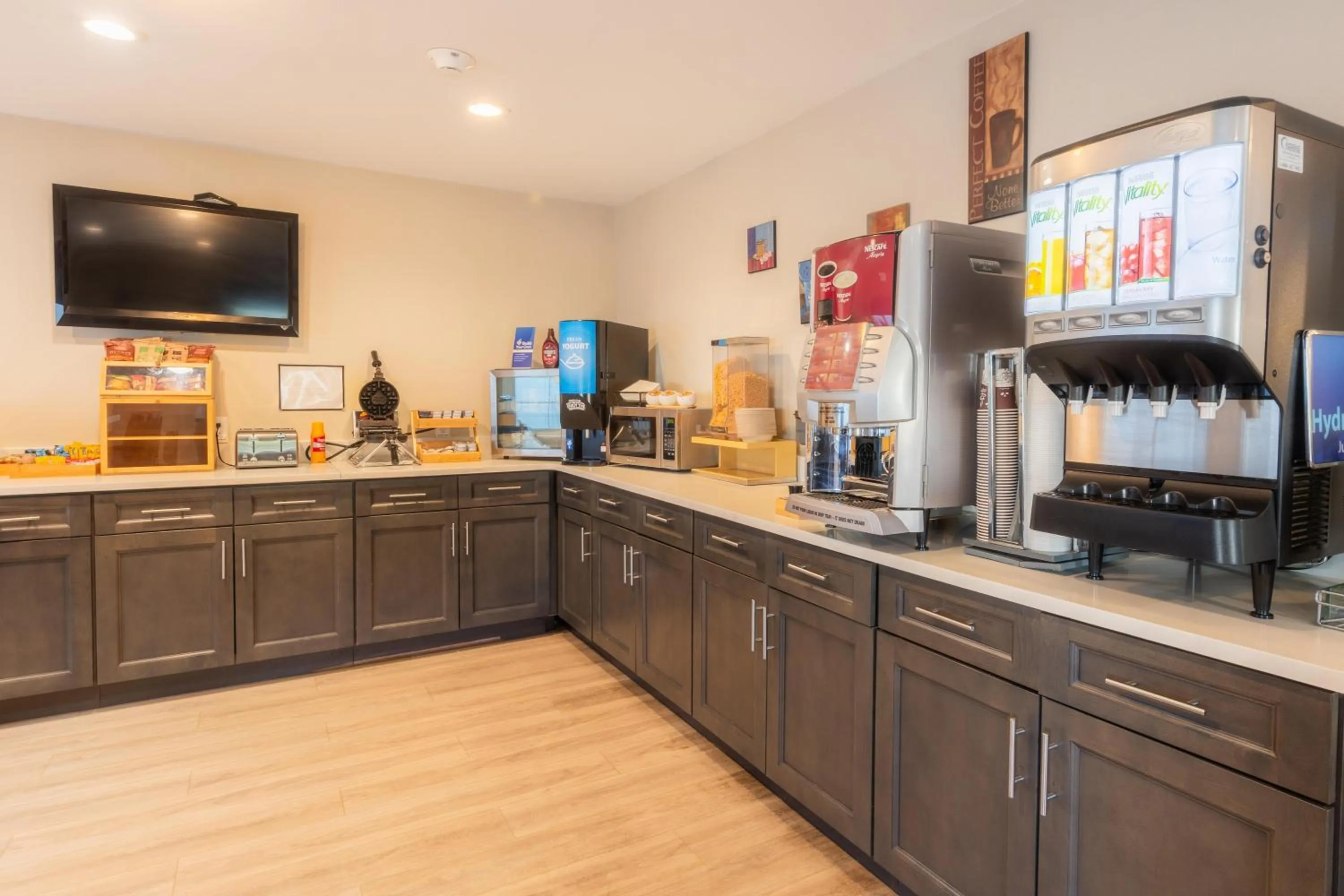 Breakfast in The Westfield Inn, BW Signature Collection