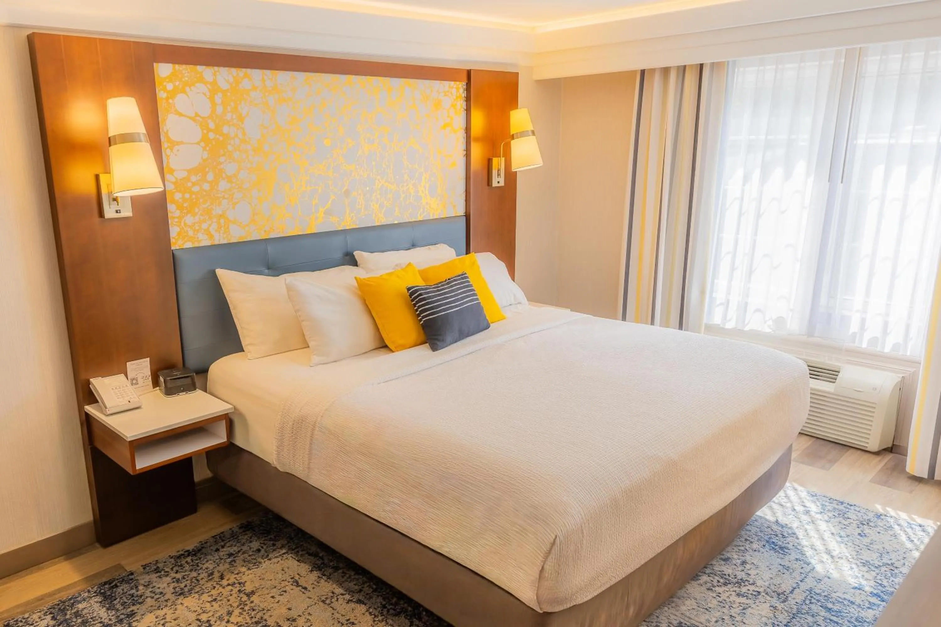 Bedroom, Bed in The Westfield Inn, BW Signature Collection