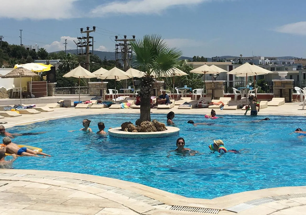 Swimming pool in Sunpoint Hotel Bodrum