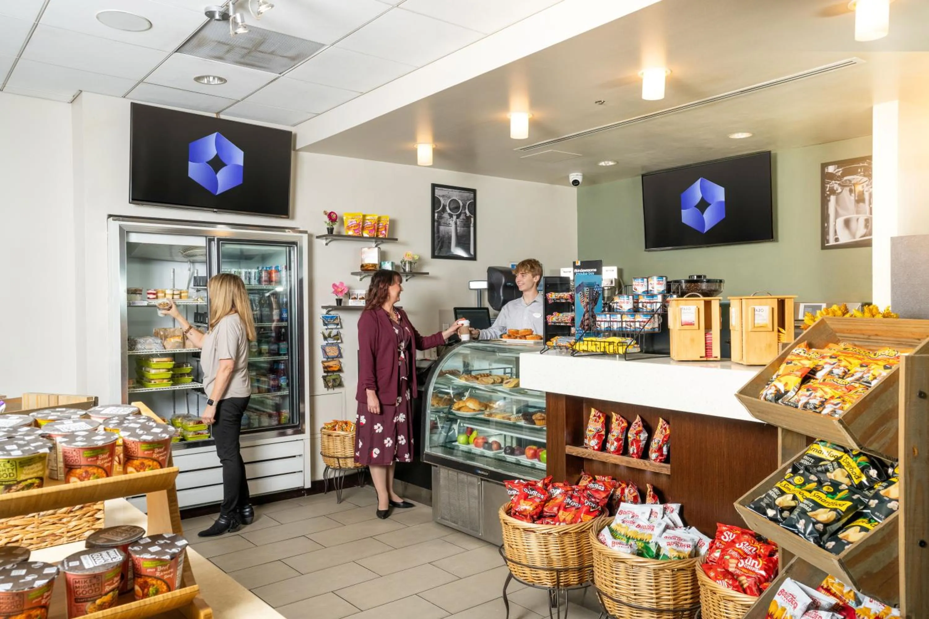 Restaurant/places to eat in Hyatt Regency Denver Tech Center