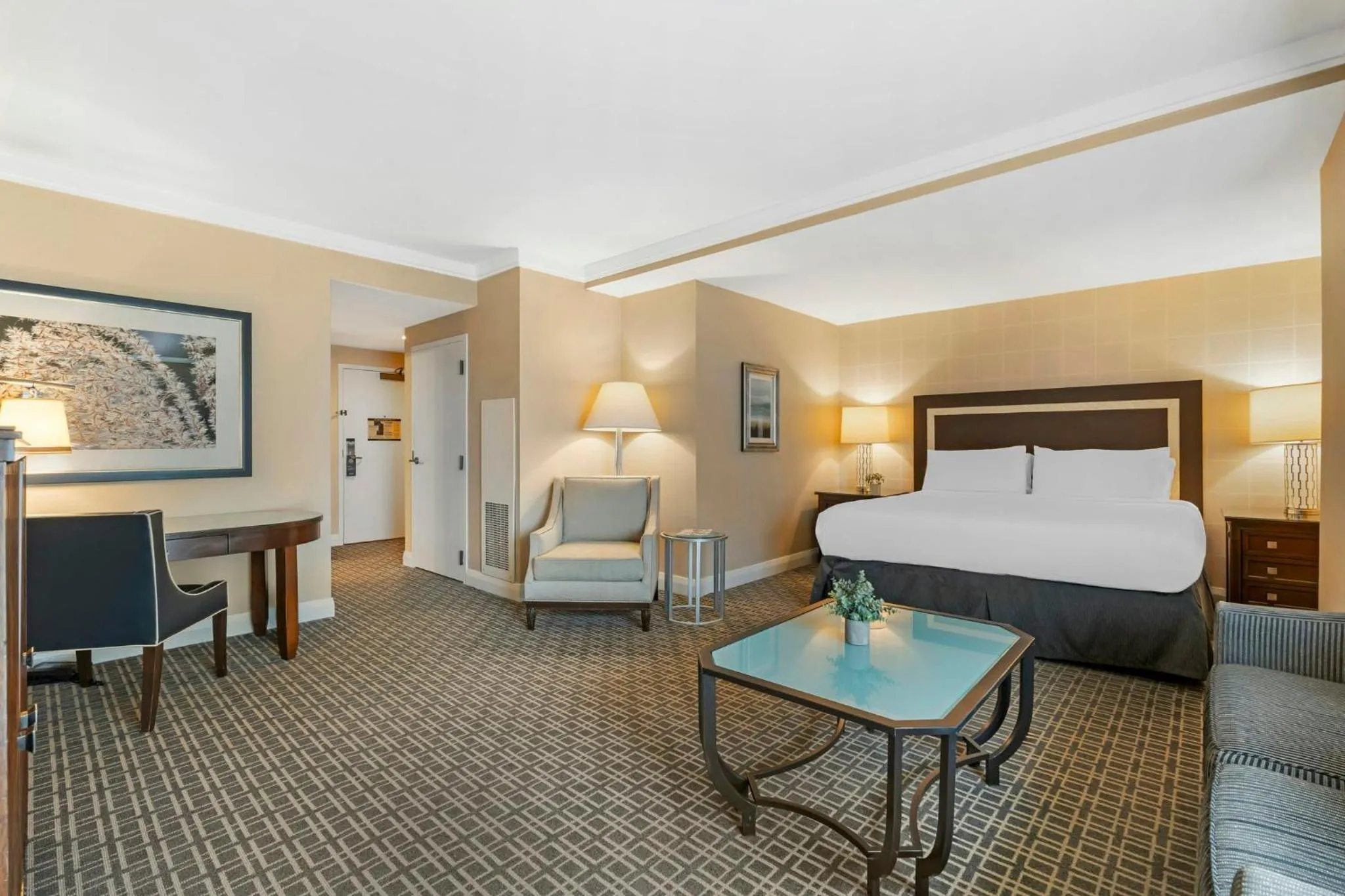 Photo of the whole room, Bed in Omni Los Angeles Hotel