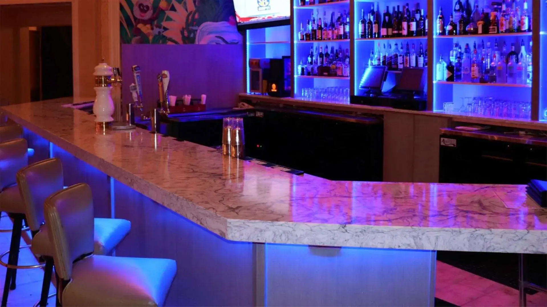 Lounge or bar in Arlington Resort Hotel & Spa Lounge or bar in Arlington Resort Hotel & Spa