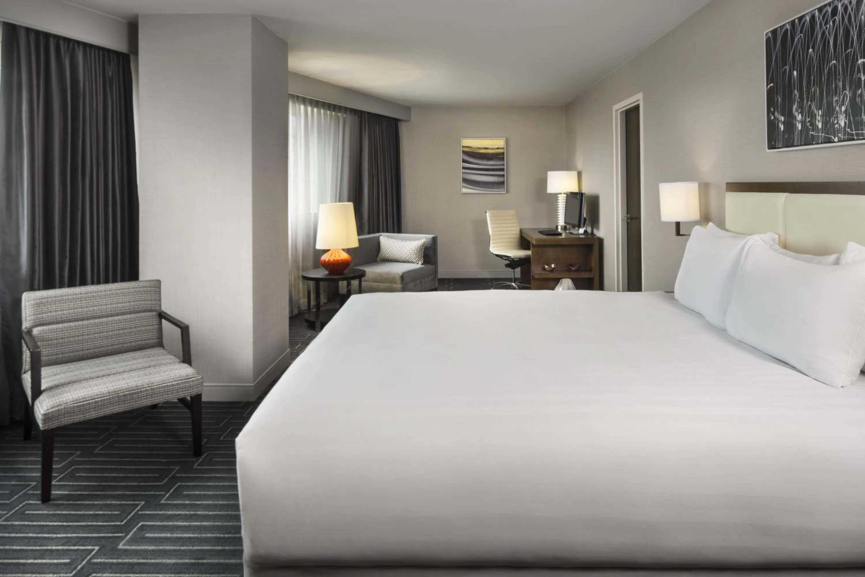 Photo of the whole room, Bed in Hyatt Regency Cincinnati