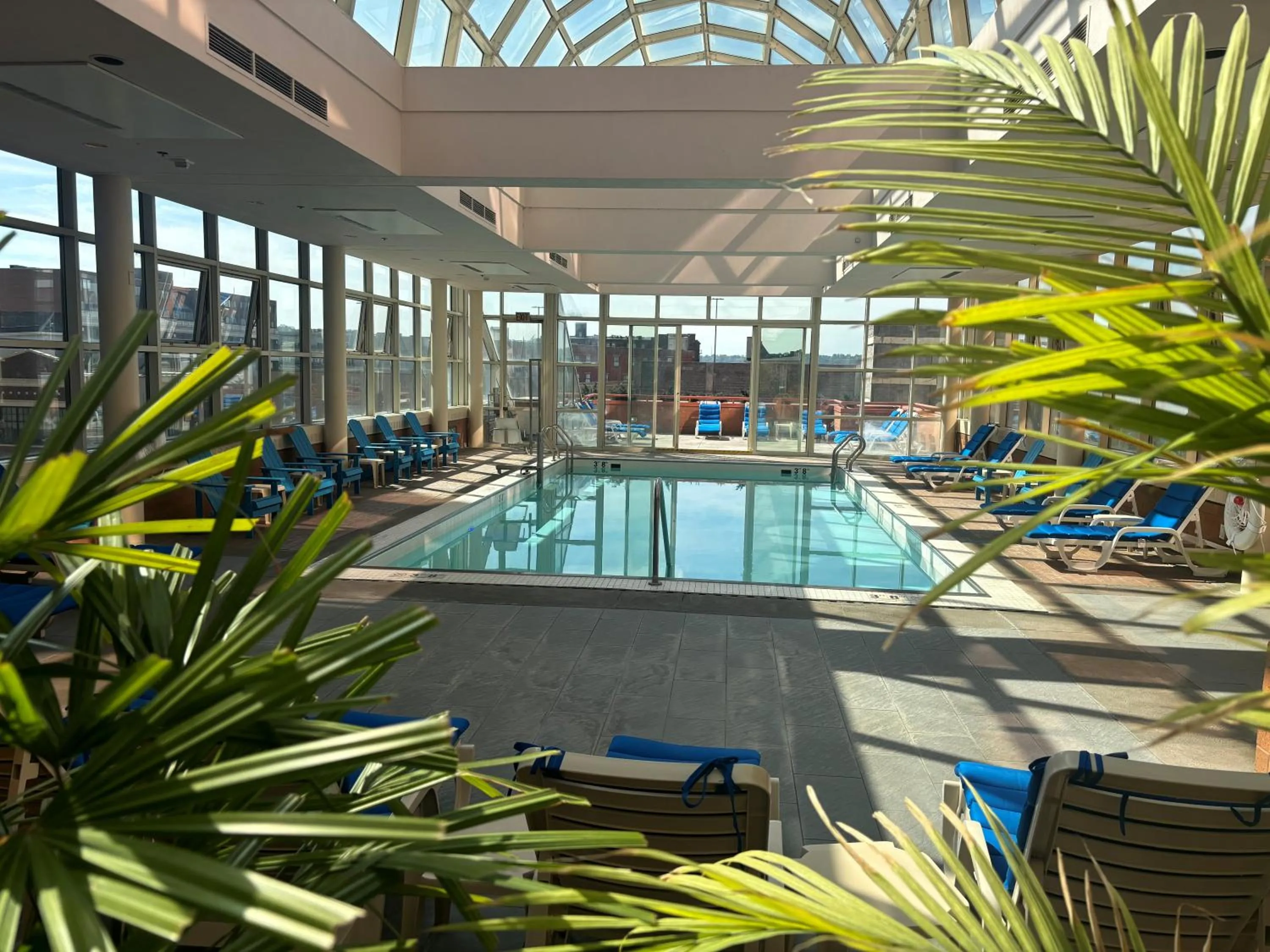 Swimming pool in Hyatt Regency Cincinnati