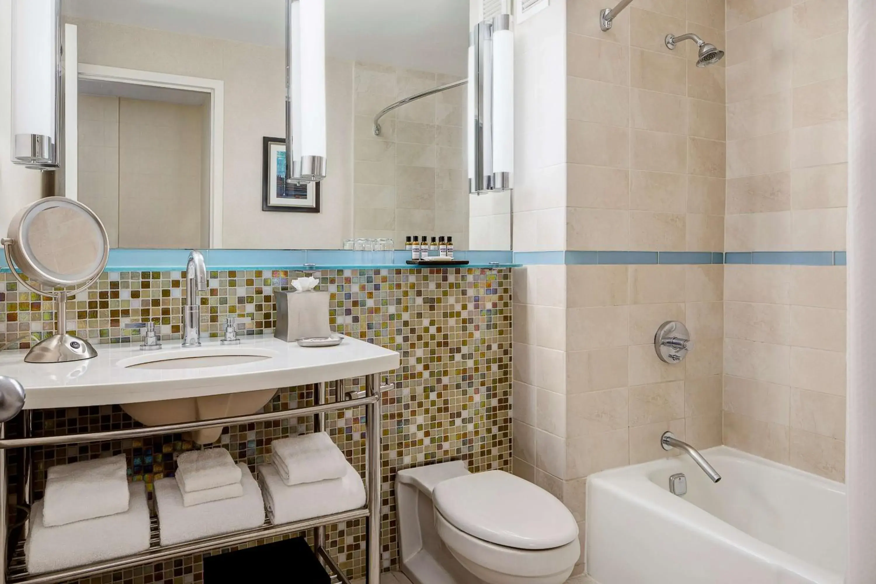 Double Room with Harbor View in Hyatt Regency Baltimore Double Room with Harbor View in Hyatt Regency Baltimore