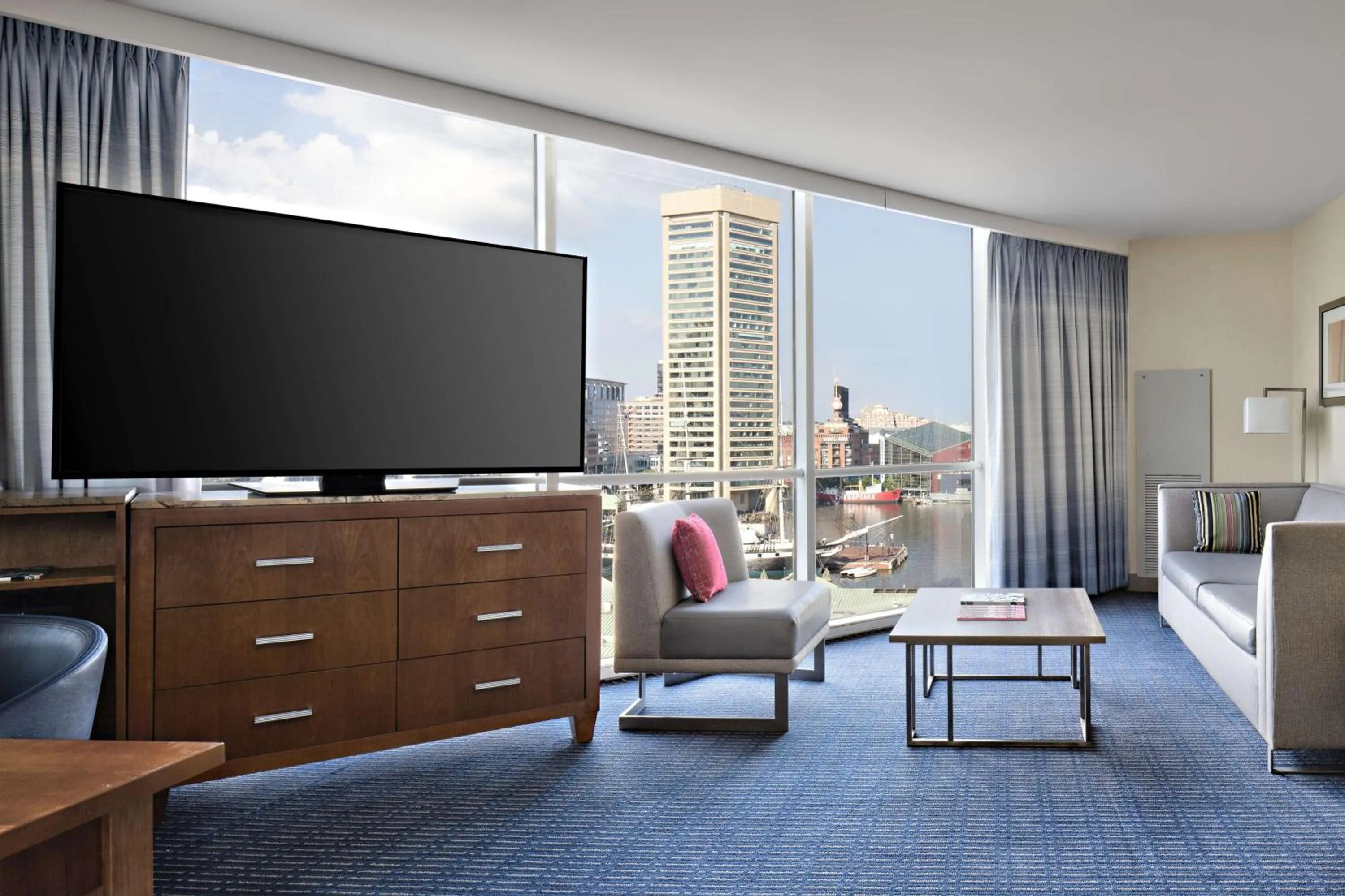 Living room in Hyatt Regency Baltimore