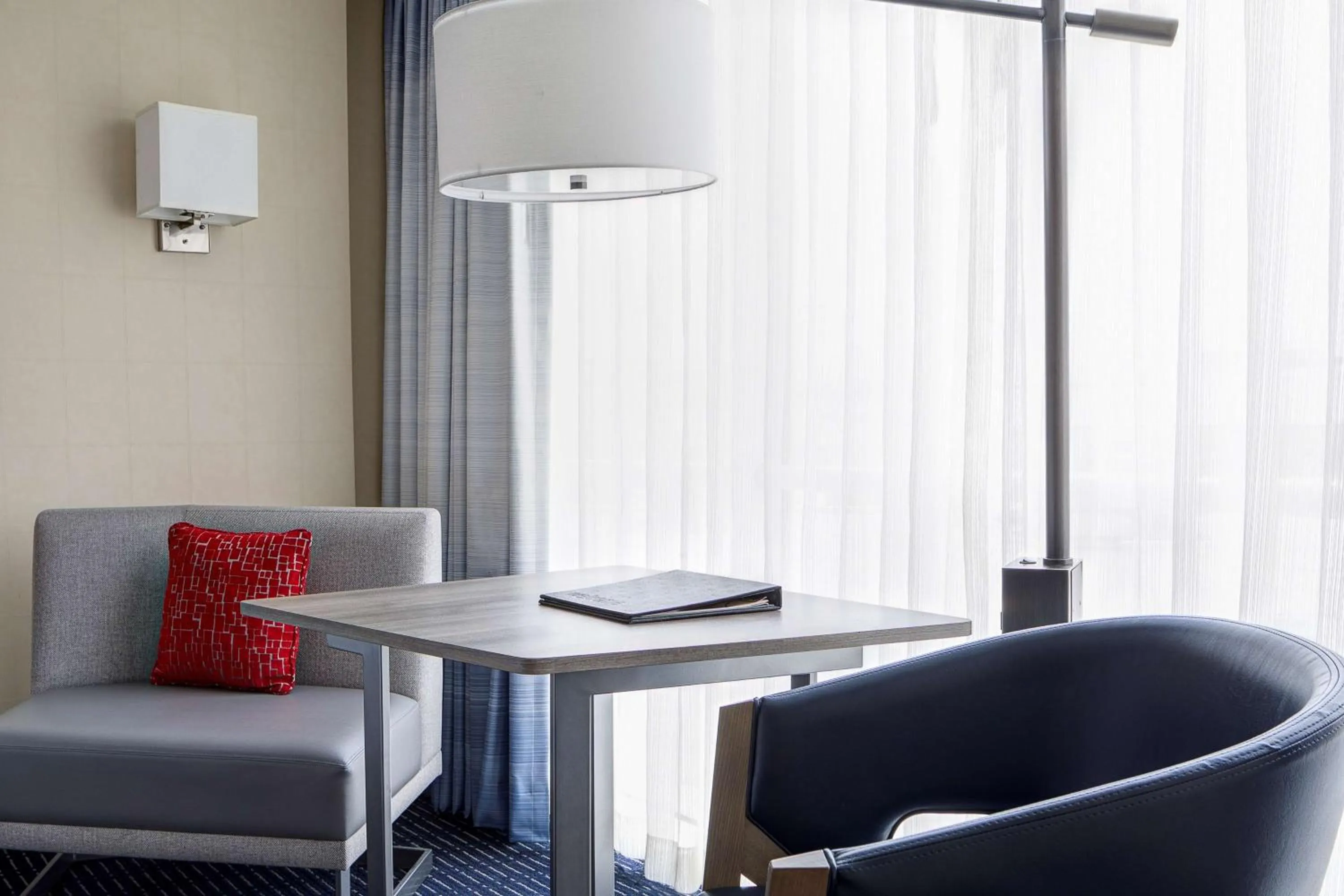 Bedroom in Hyatt Regency Baltimore