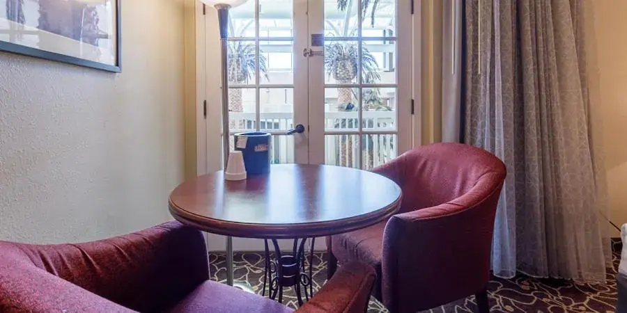 Seating area in Wendover Nugget Hotel & Casino by Red Lion Hotels Seating area in Wendover Nugget Hotel & Casino by Red Lion Hotels