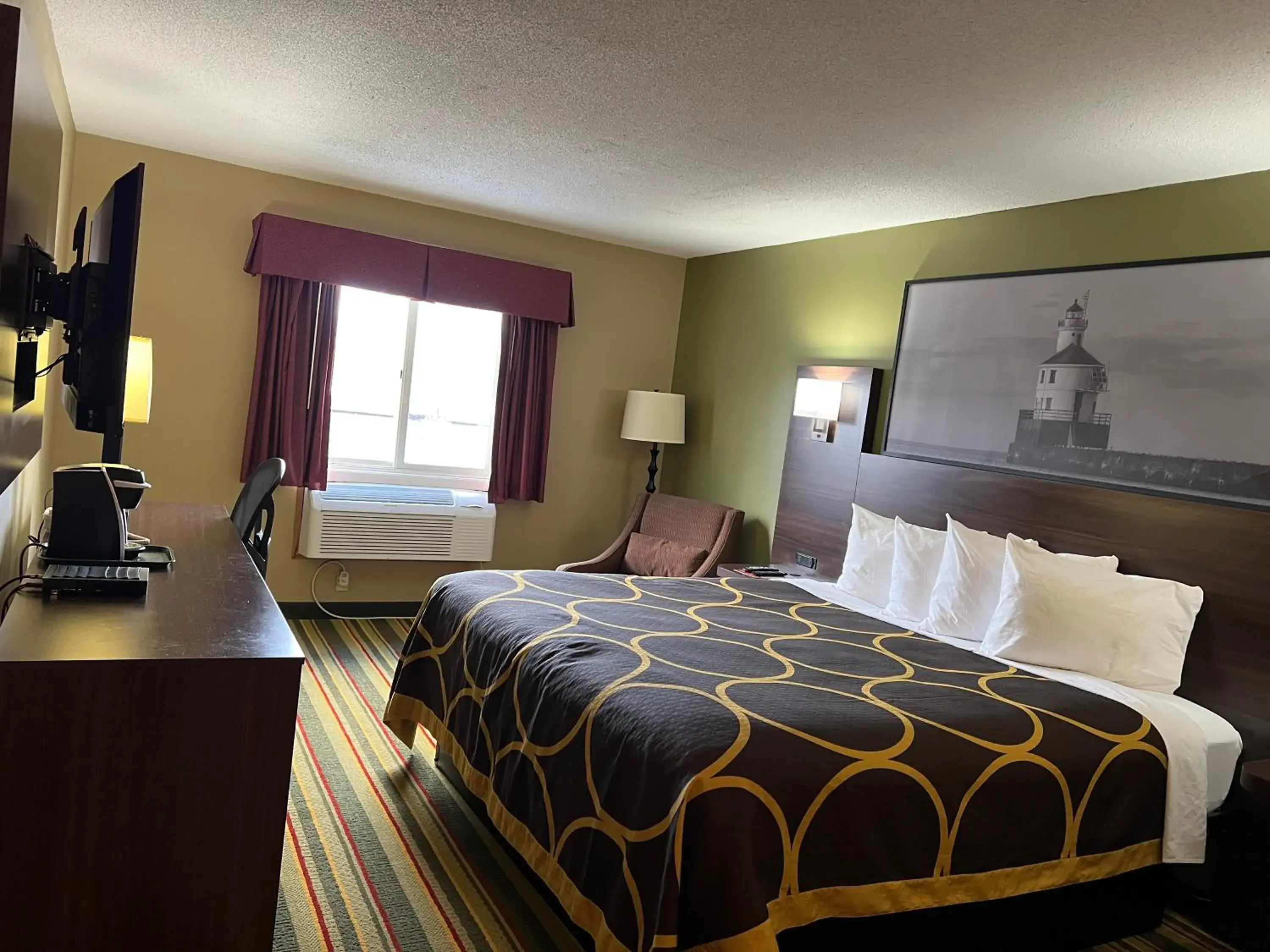 Bed in Super 8 by Wyndham Superior WI Bed in Super 8 by Wyndham Superior WI