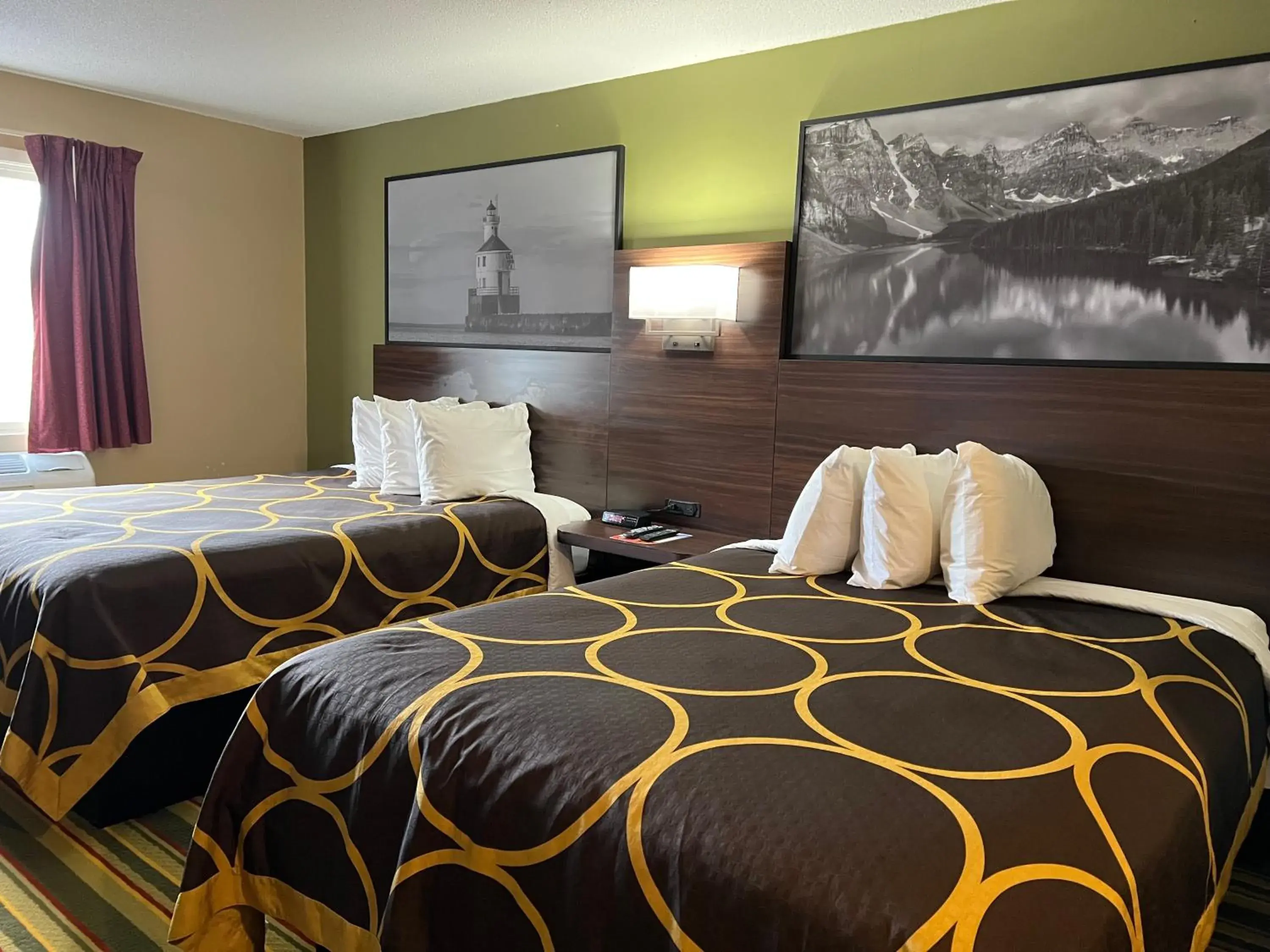 Bed in Super 8 by Wyndham Superior WI Bed in Super 8 by Wyndham Superior WI