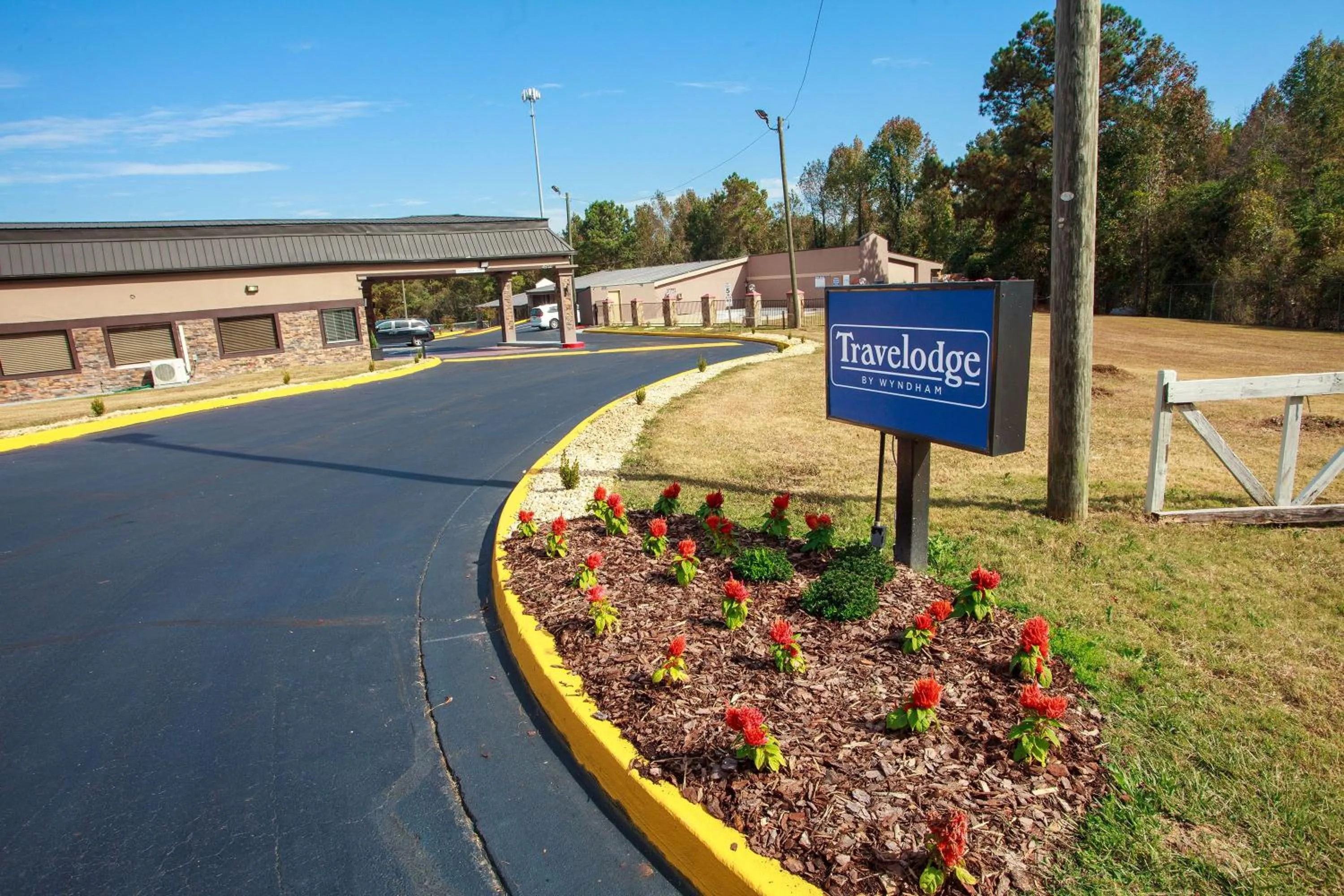 Travelodge by Wyndham Macon West