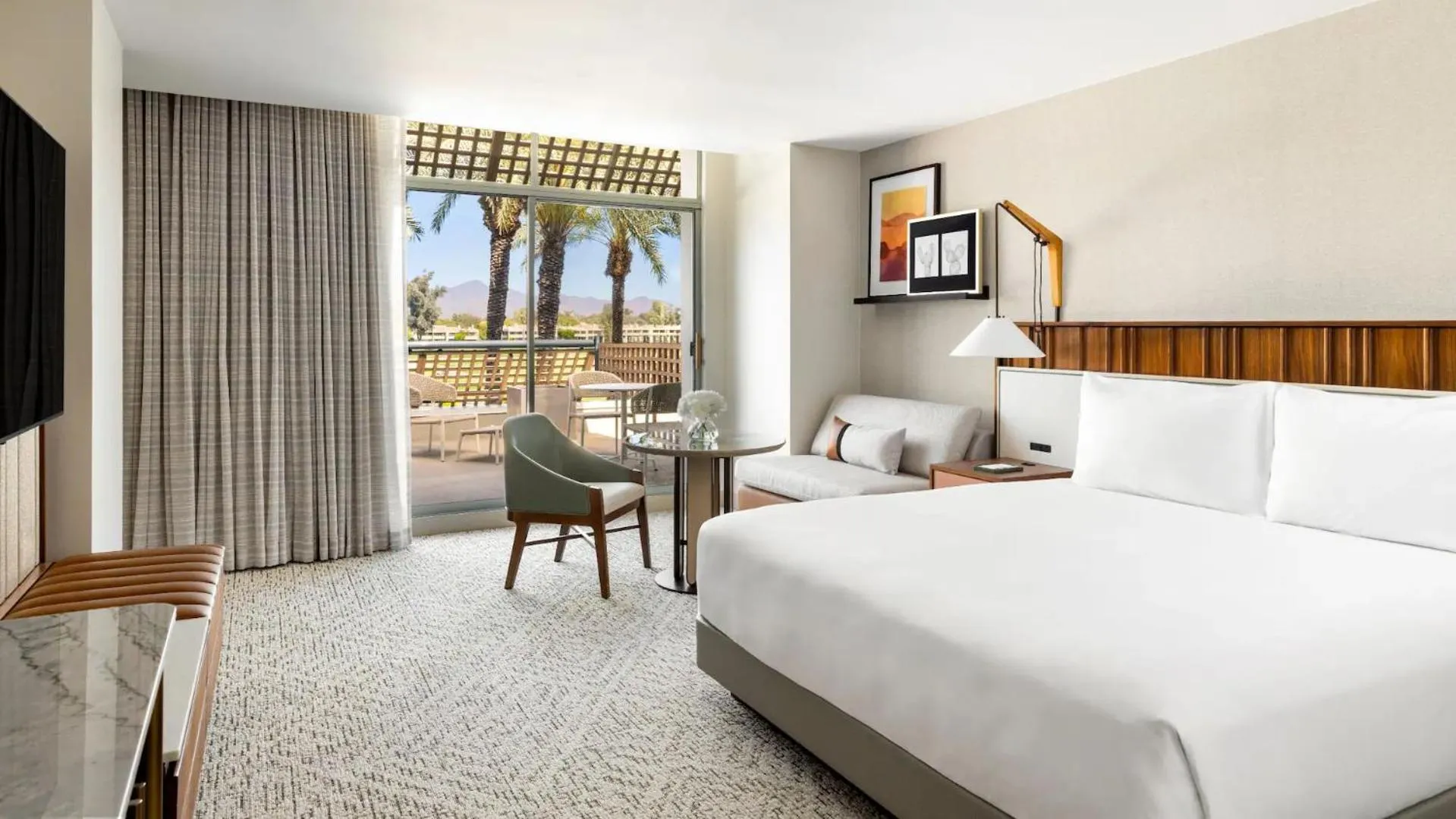 Bed in Grand Hyatt Scottsdale Resort