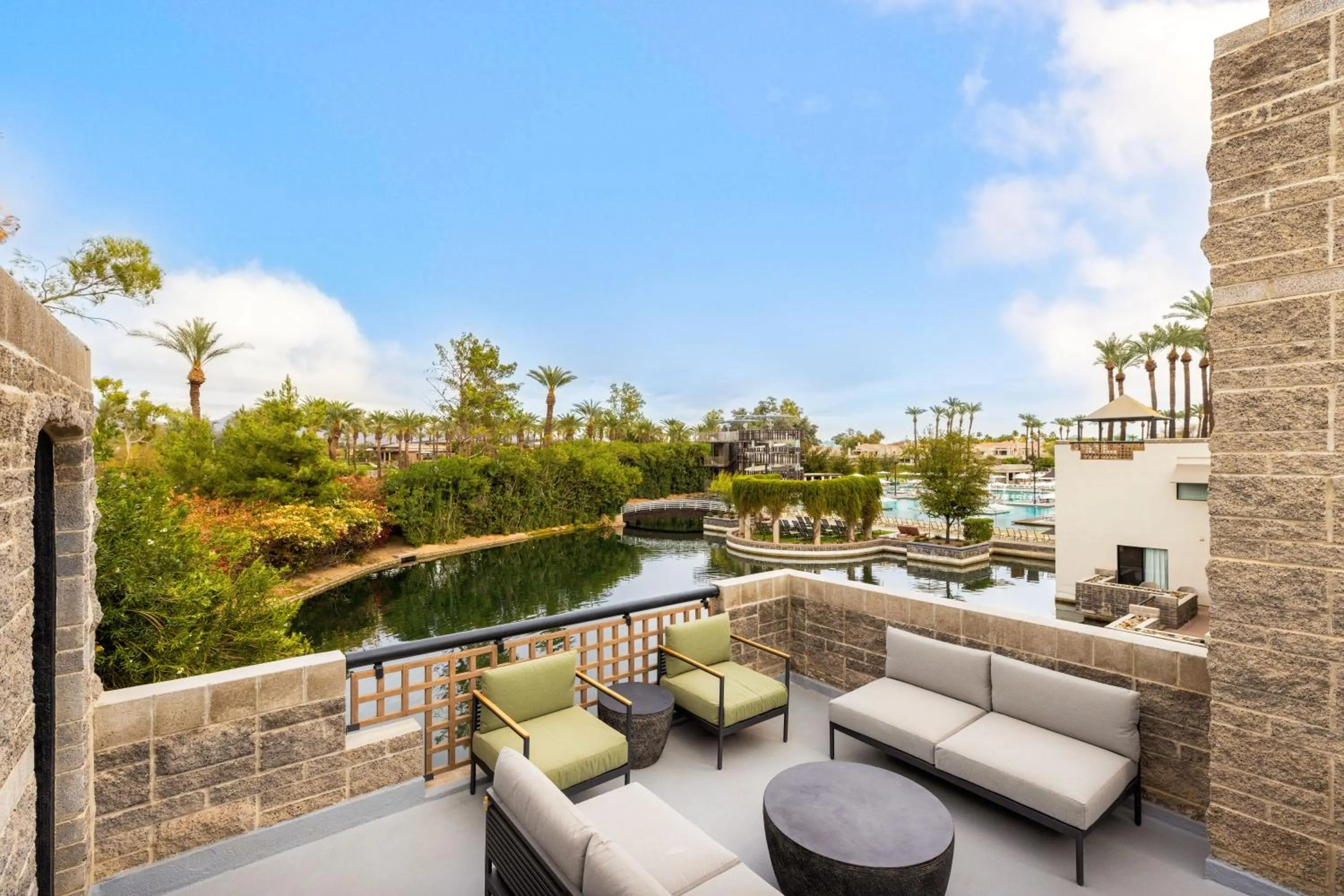 Patio in Grand Hyatt Scottsdale Resort