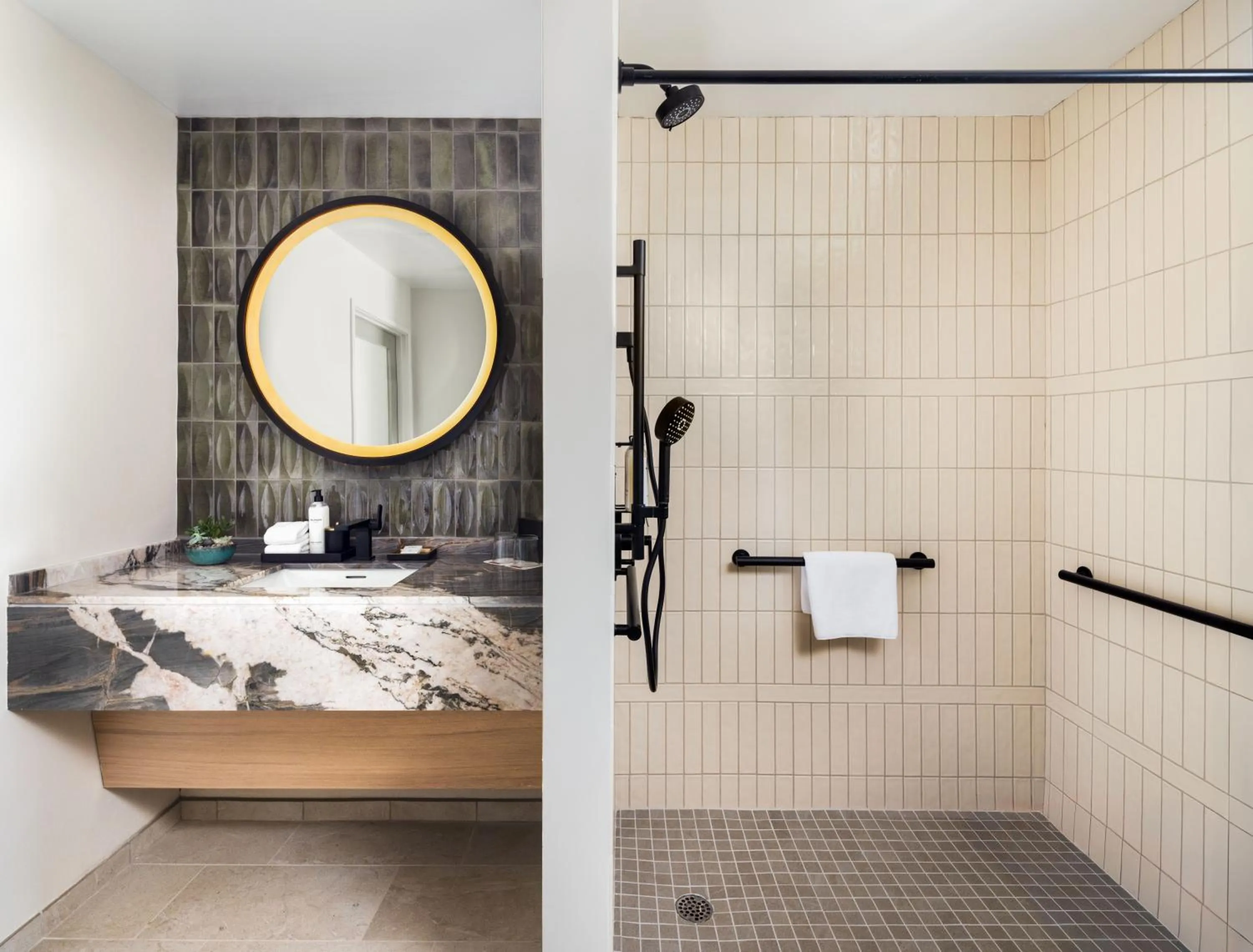 Shower in Grand Hyatt Scottsdale Resort