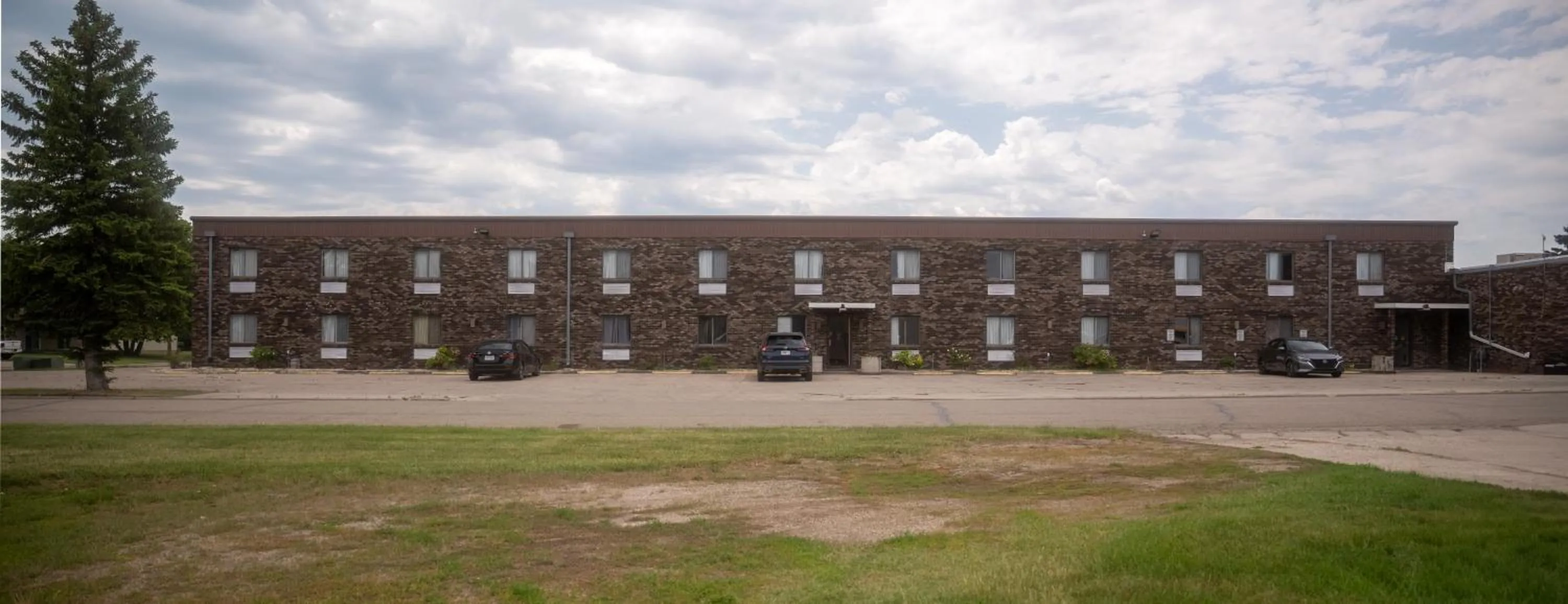 Property building in Cedar Inn Motel