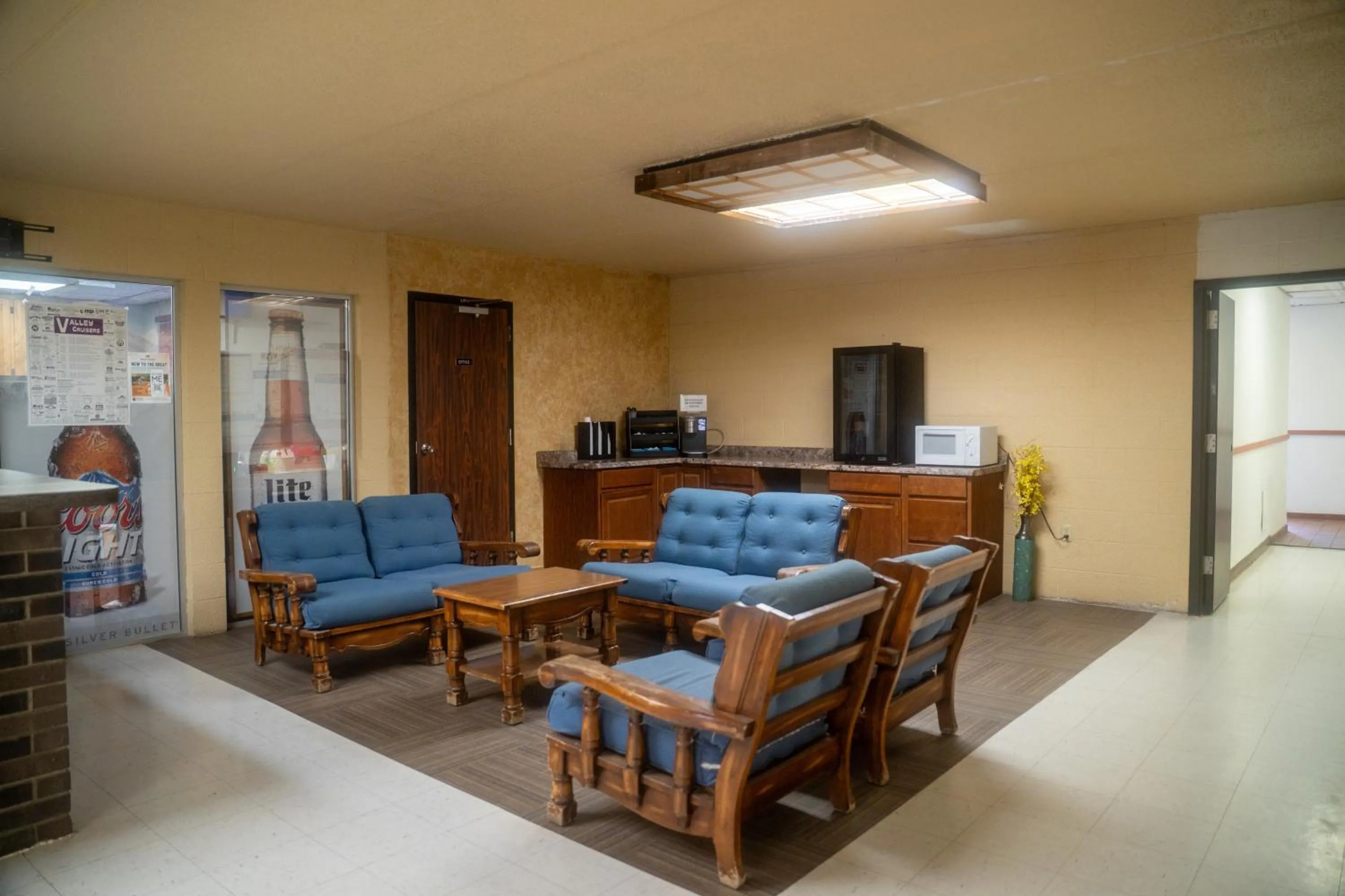 Lobby or reception in Cedar Inn Motel