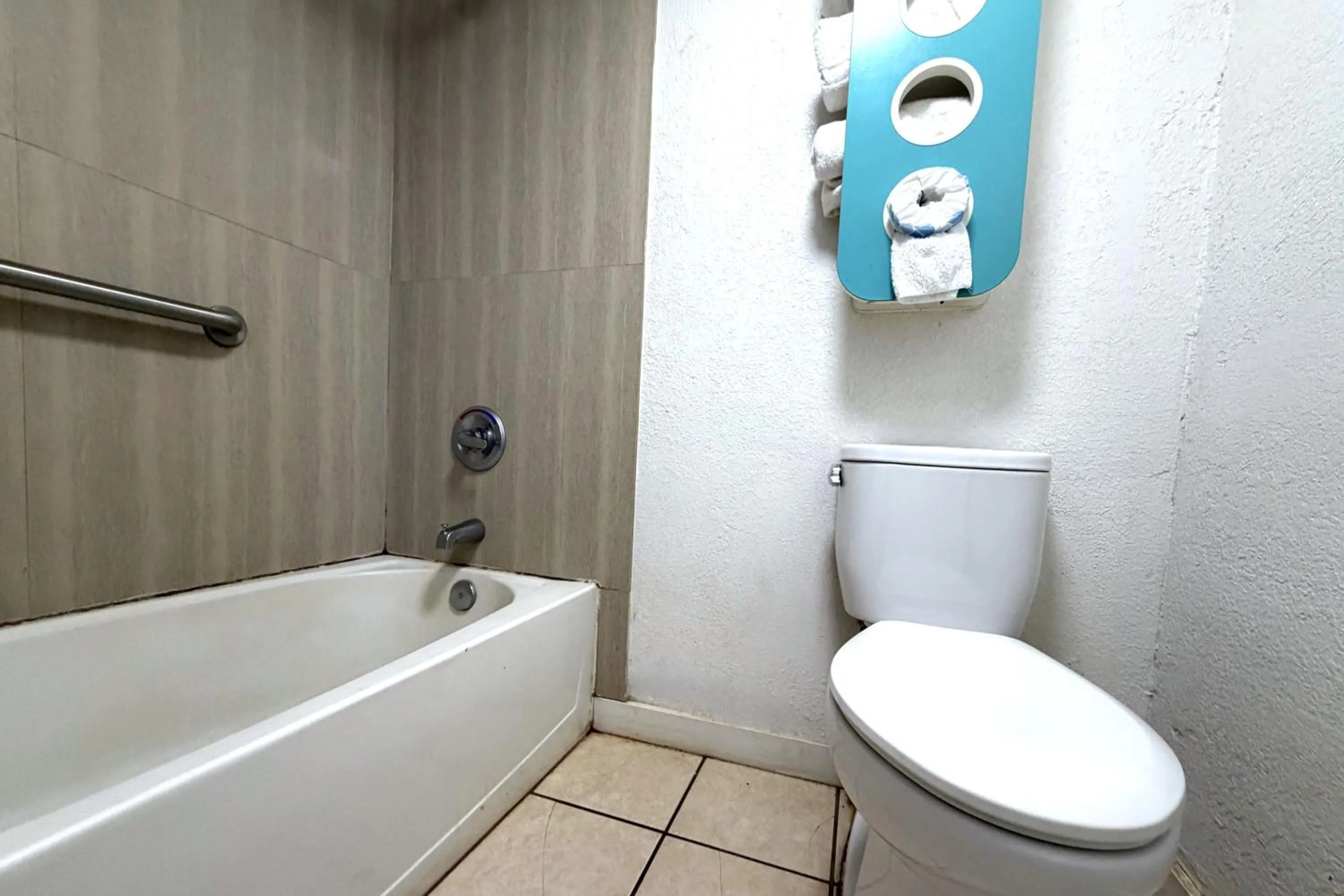 Bathroom in Trade Wind Motel Jacksonville TX US 69