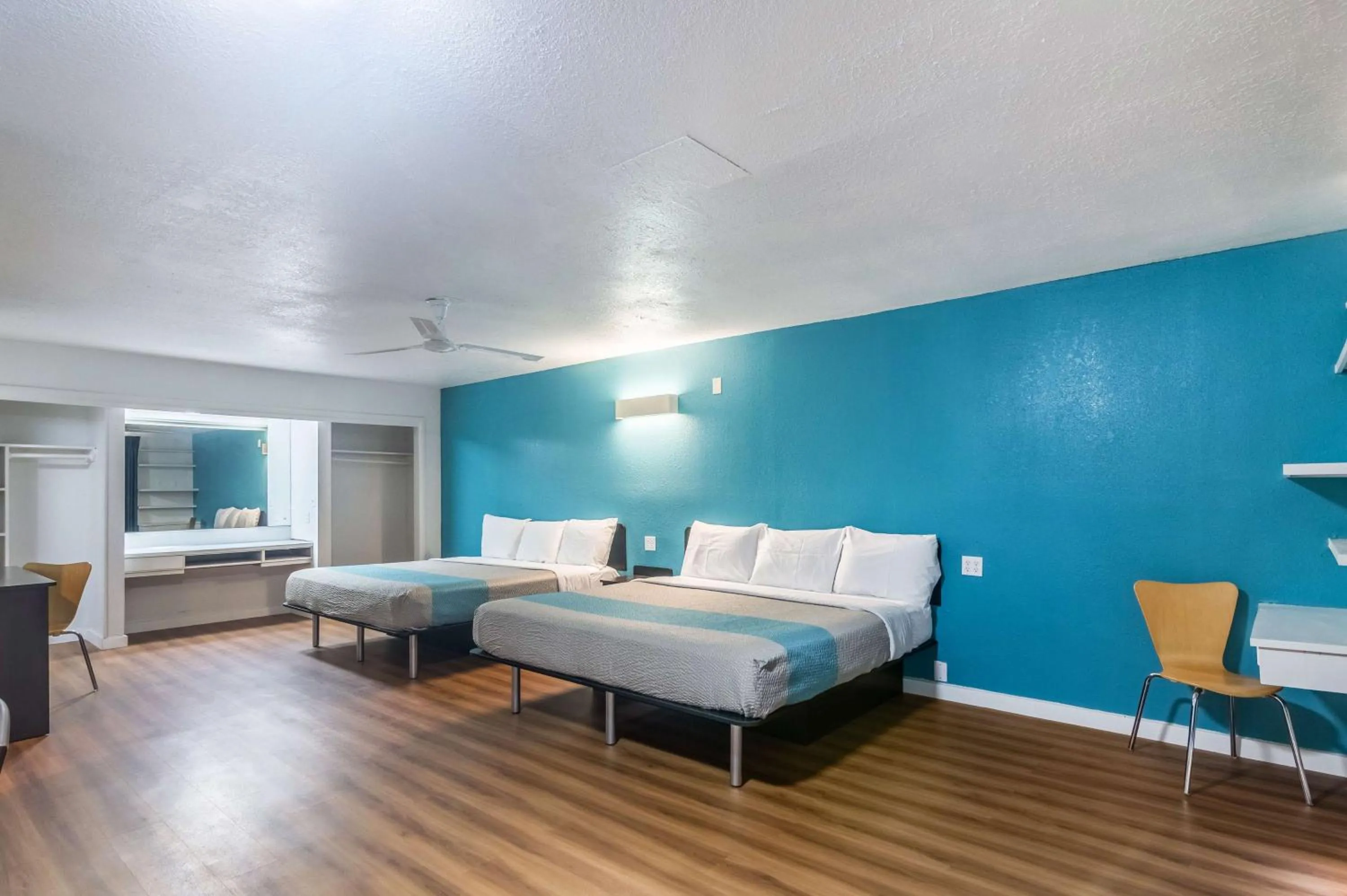 Photo of the whole room, Bed in Trade Wind Motel