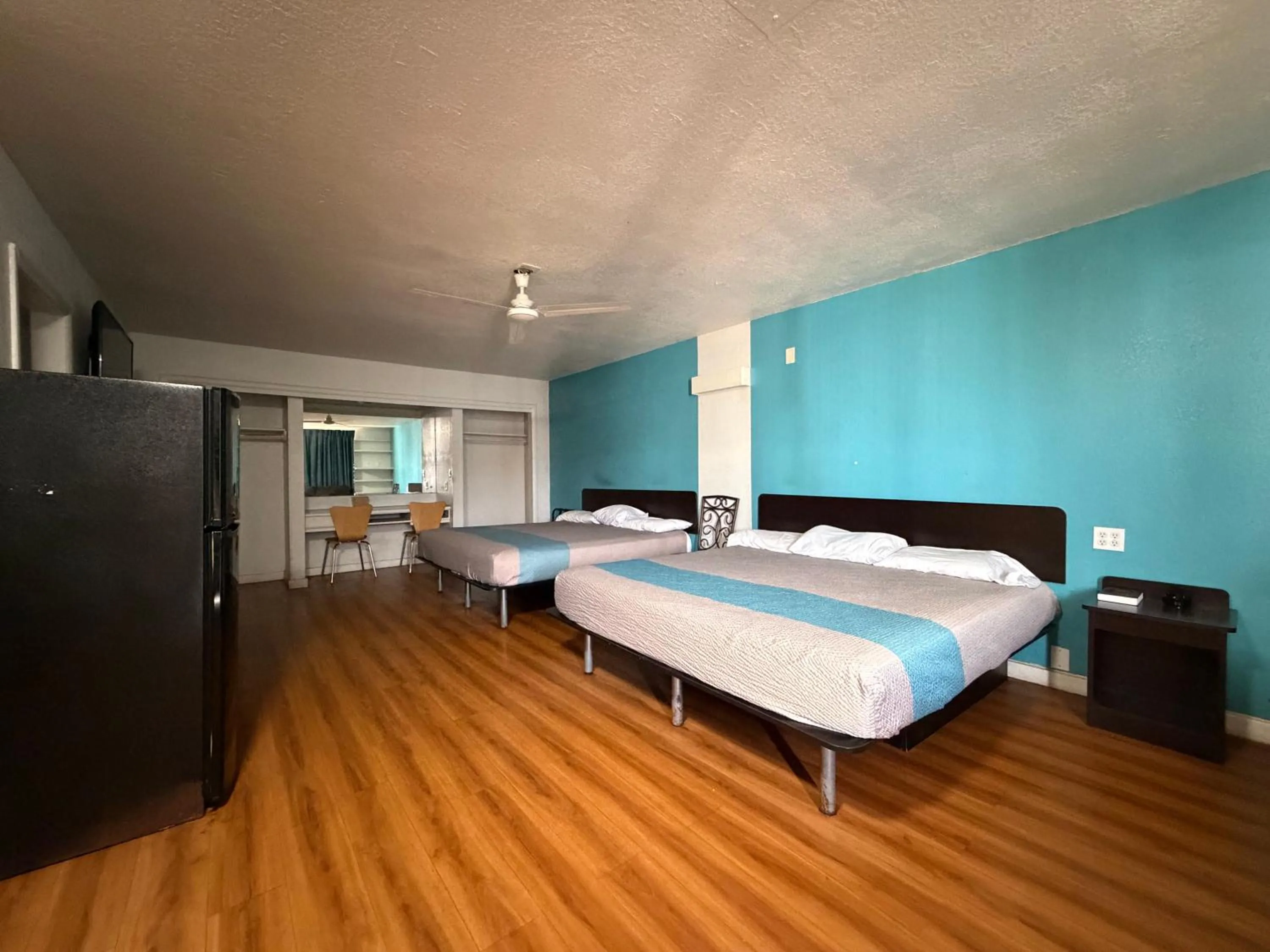 Bedroom, Bed in Trade Wind Motel Jacksonville TX US 69