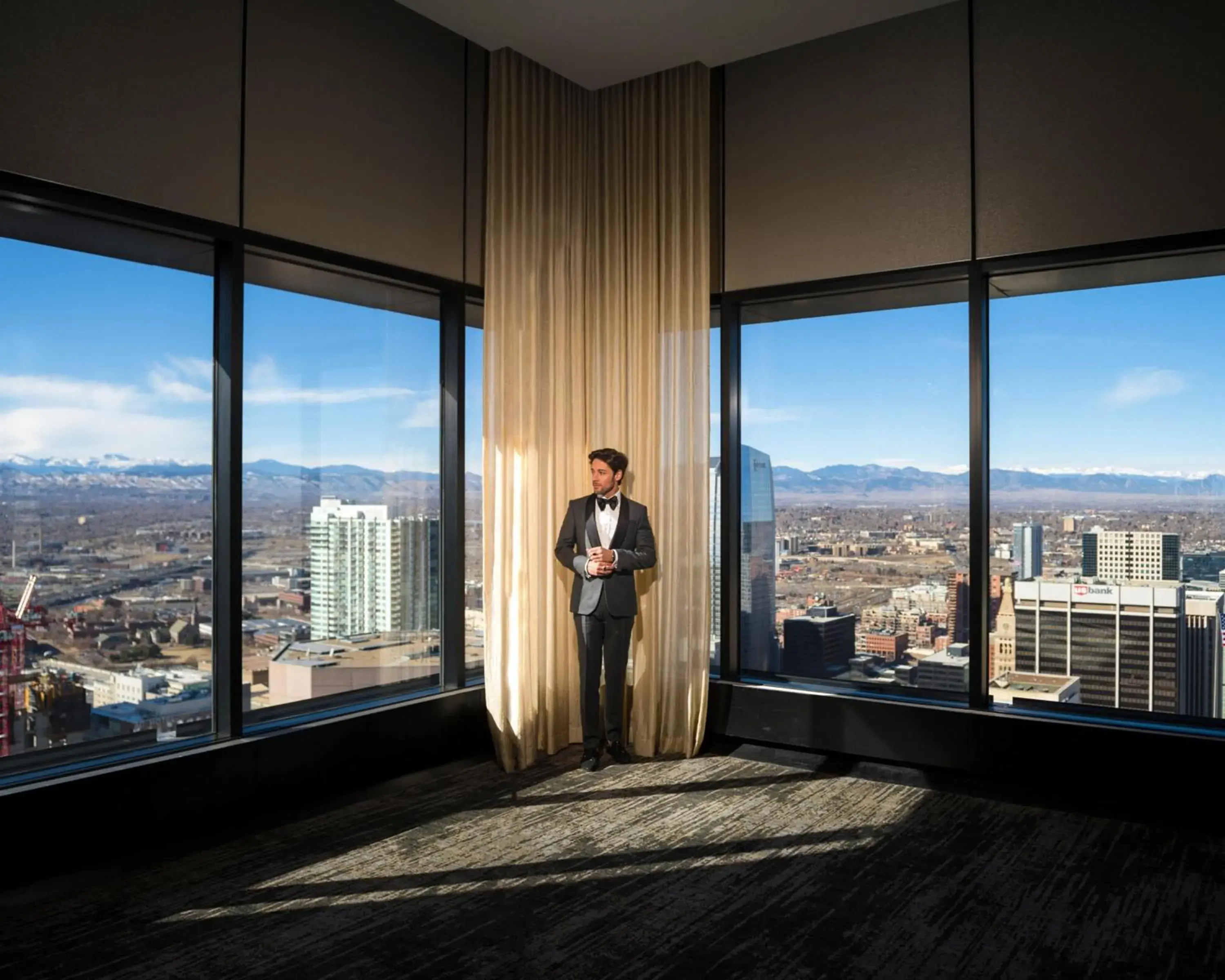 Lounge or bar in Grand Hyatt Denver Lounge or bar in Grand Hyatt Denver