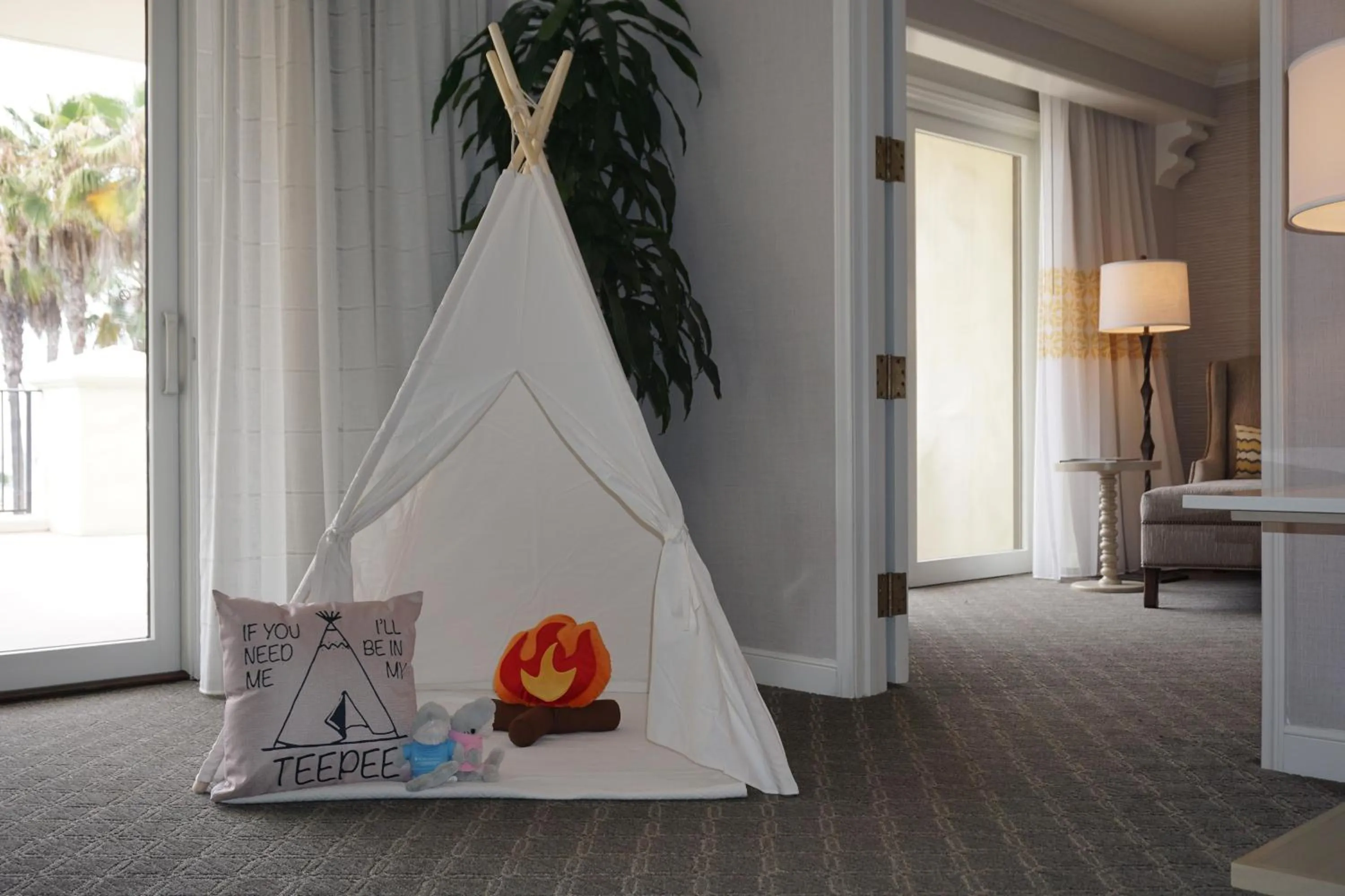 Bedroom, Bed in Hyatt Regency Huntington Beach Resort and Spa