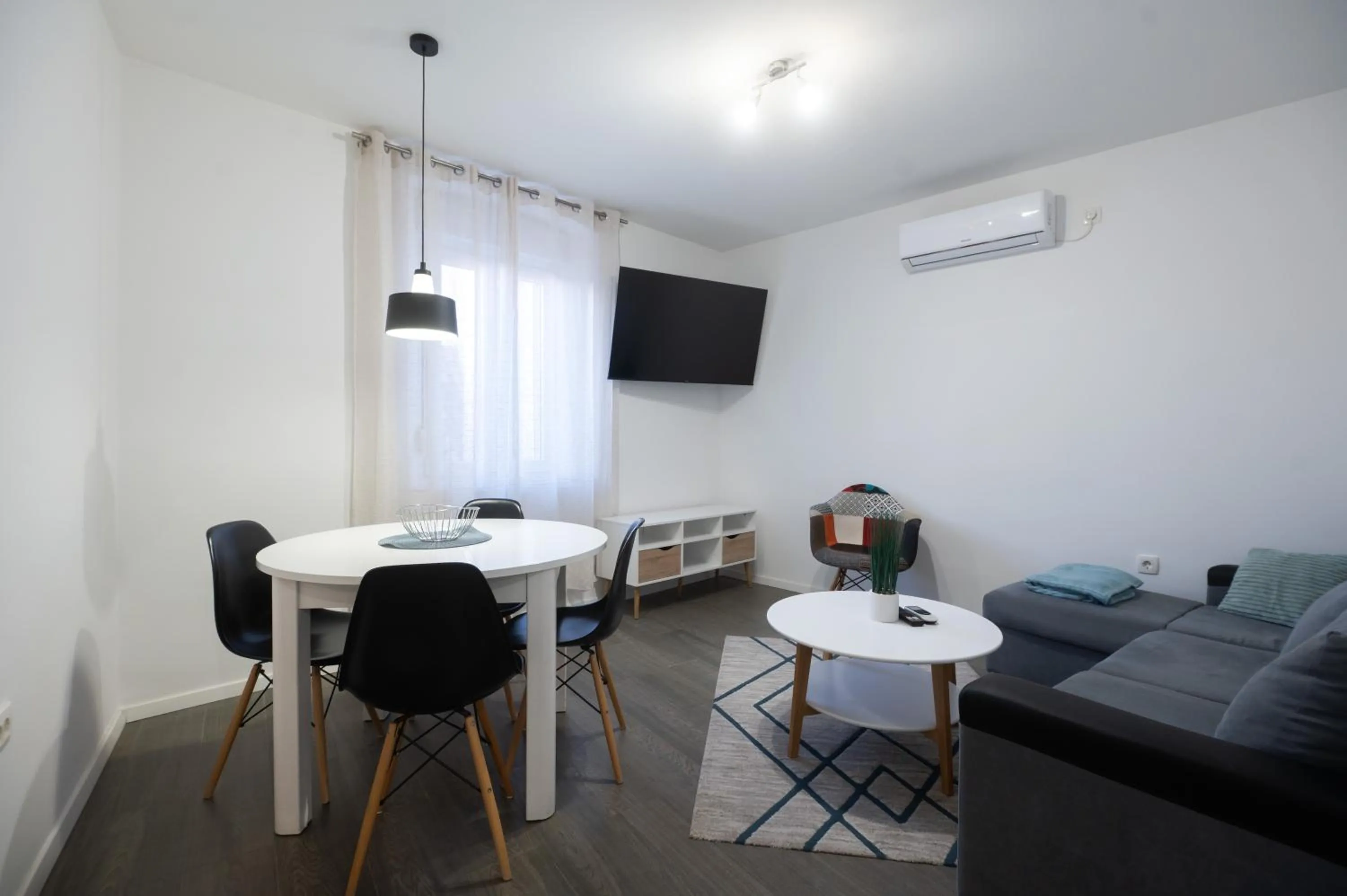 TV and multimedia in Pyrotima Apartments