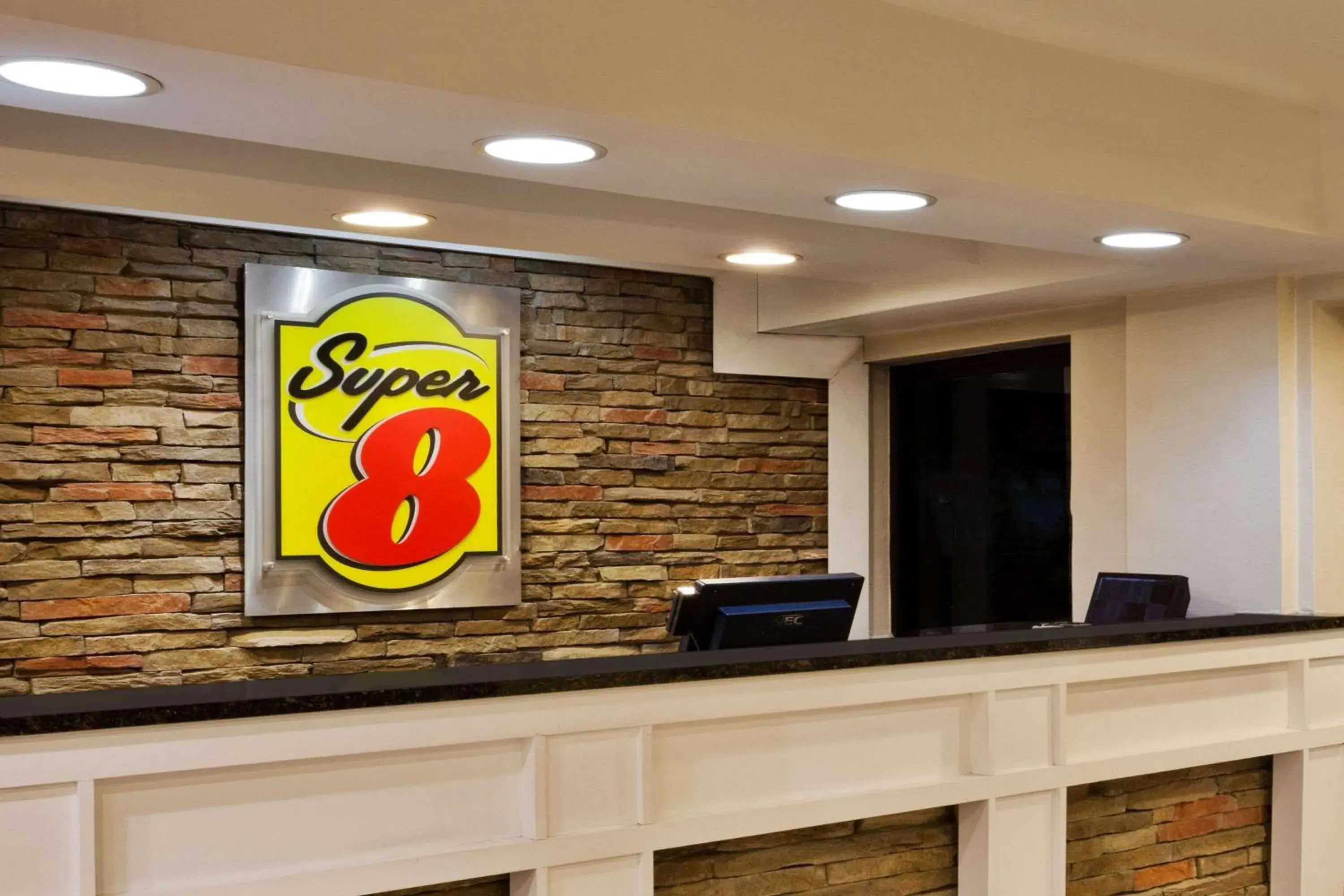 Lobby or reception in Super 8 by Wyndham Ringgold Chattanooga Area Lobby or reception in Super 8 by Wyndham Ringgold Chattanooga Area