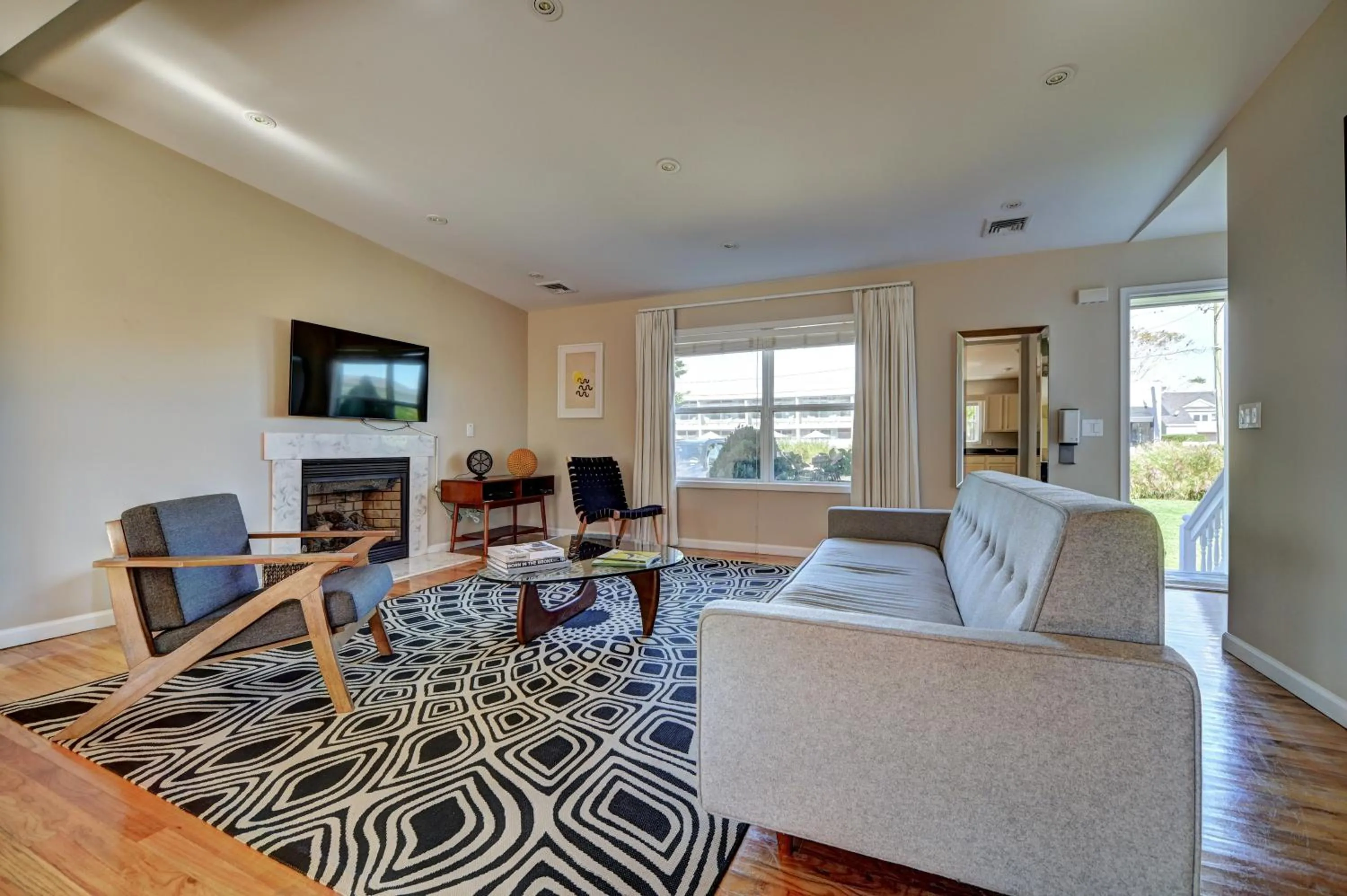 TV and multimedia in The Montauk Beach House