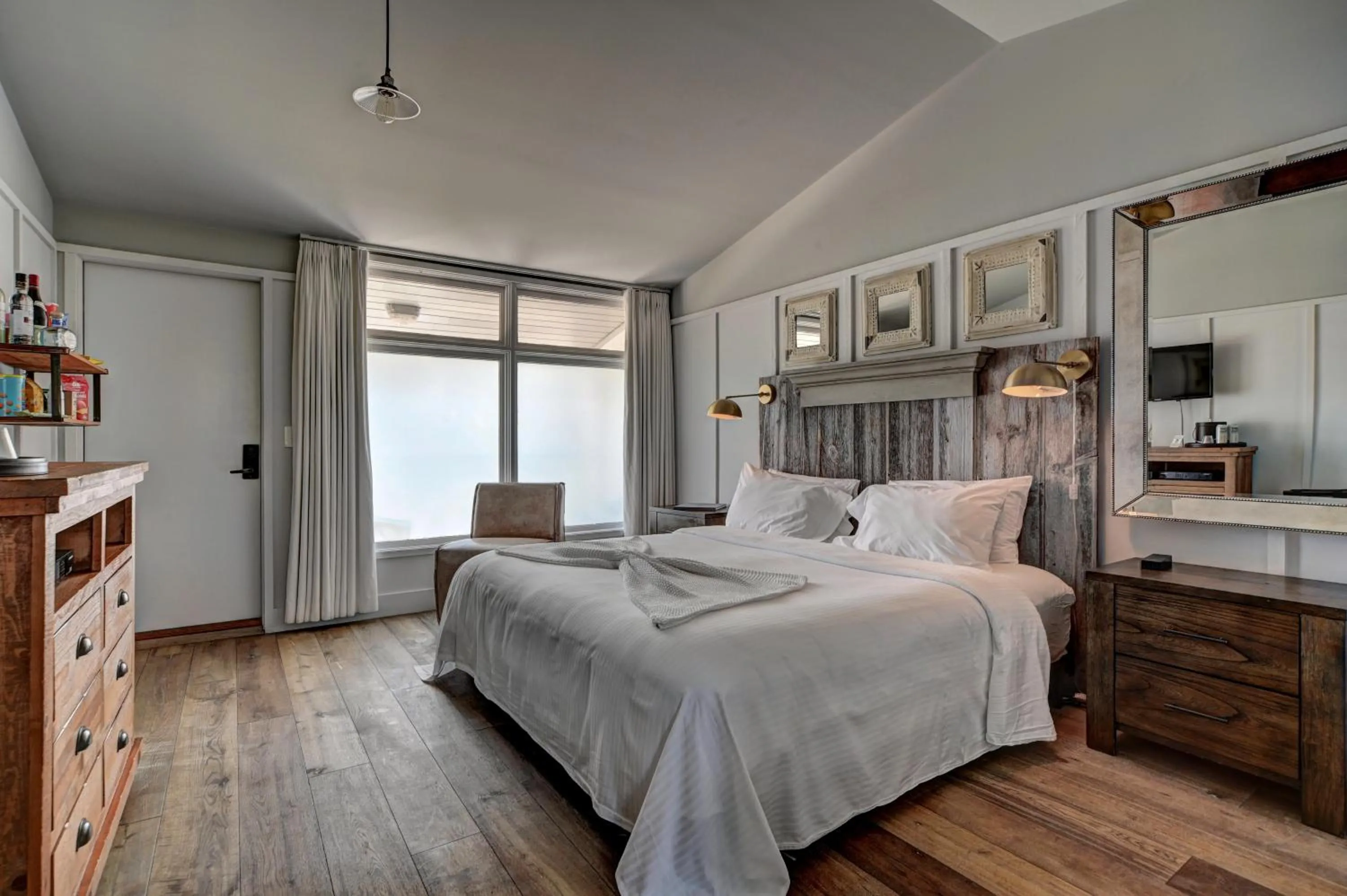 Bed in The Montauk Beach House