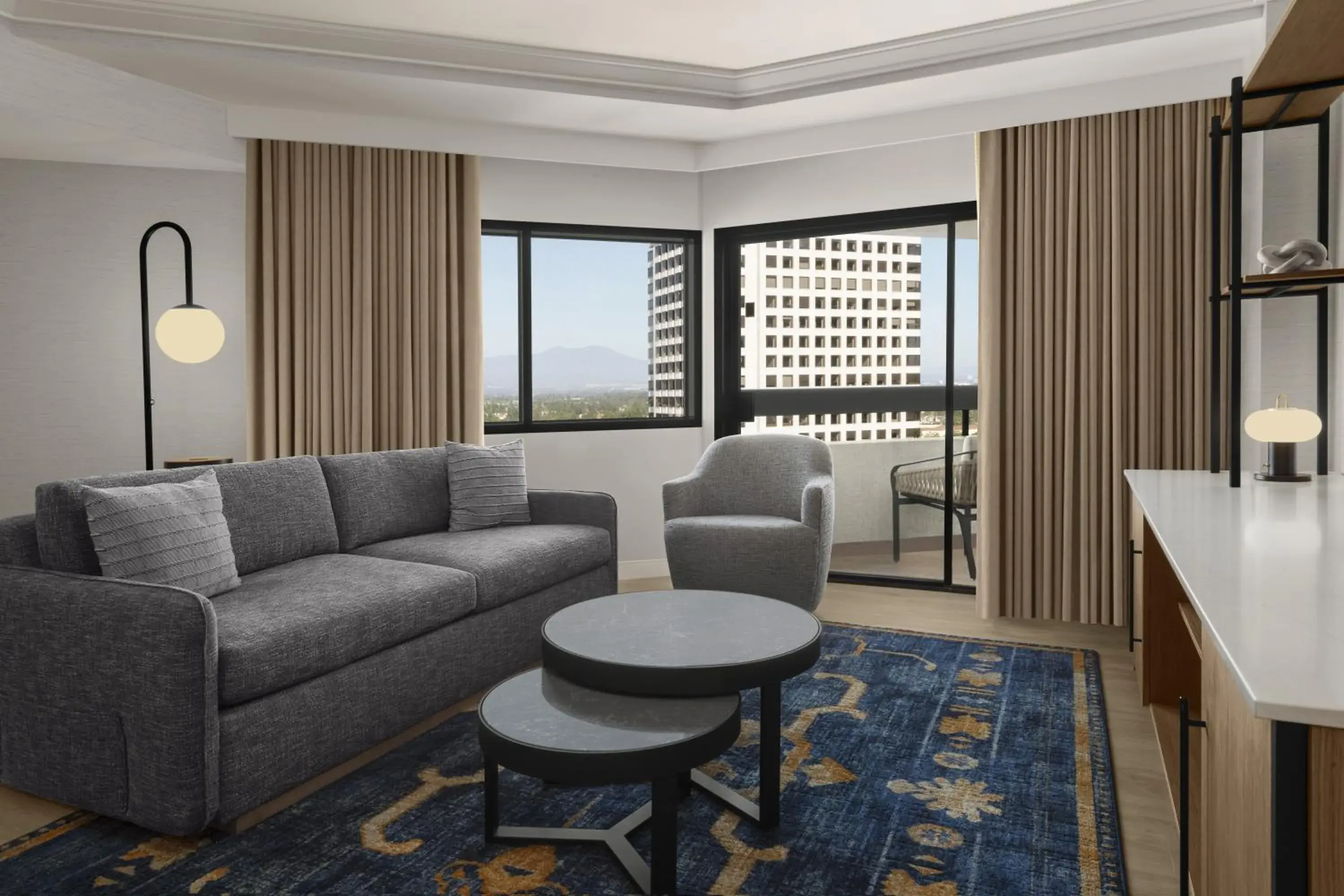 Corner King Suite in Hyatt Regency Irvine Corner King Suite in Hyatt Regency Irvine