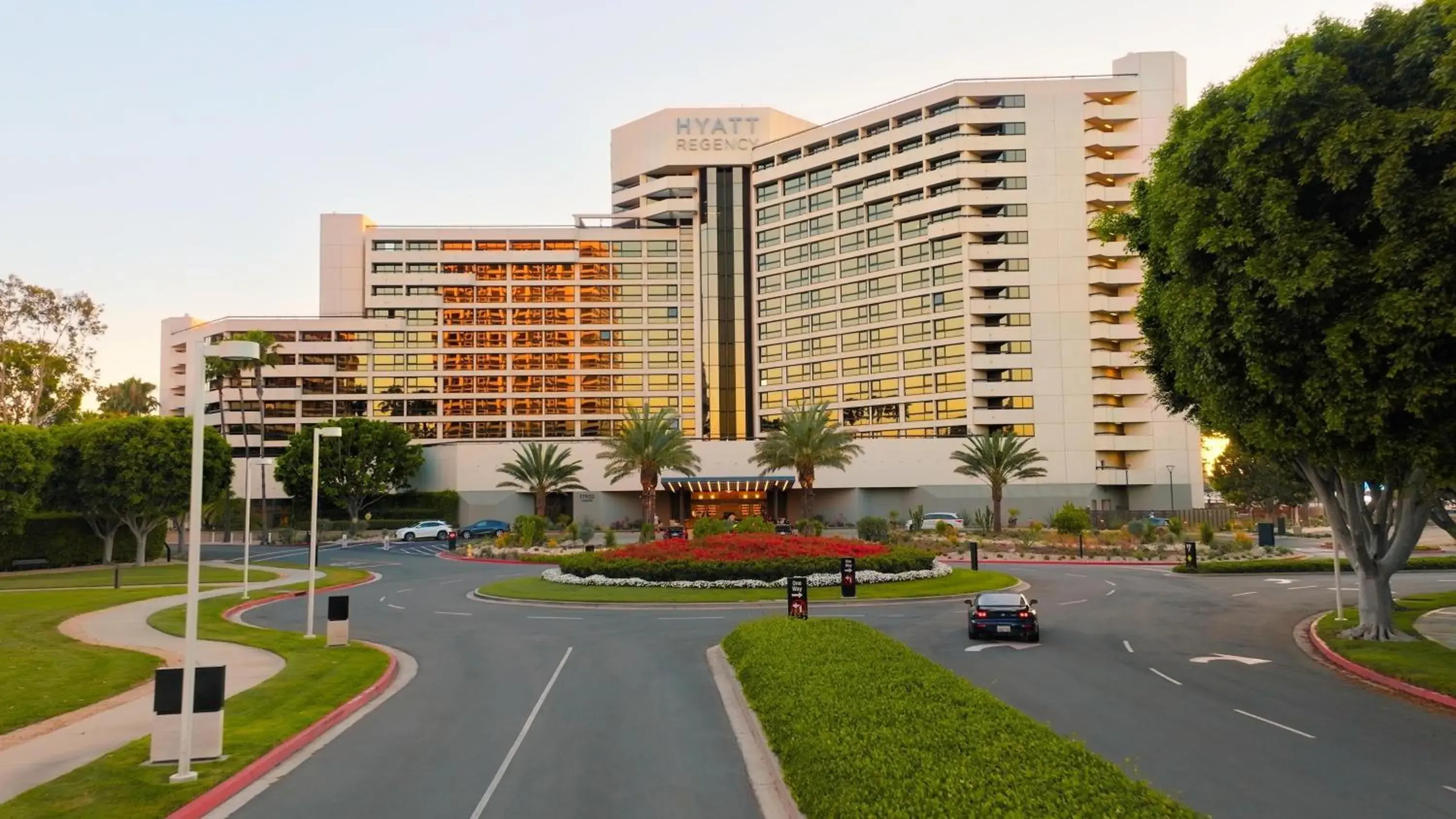 Property building in Hyatt Regency Irvine Property building in Hyatt Regency Irvine