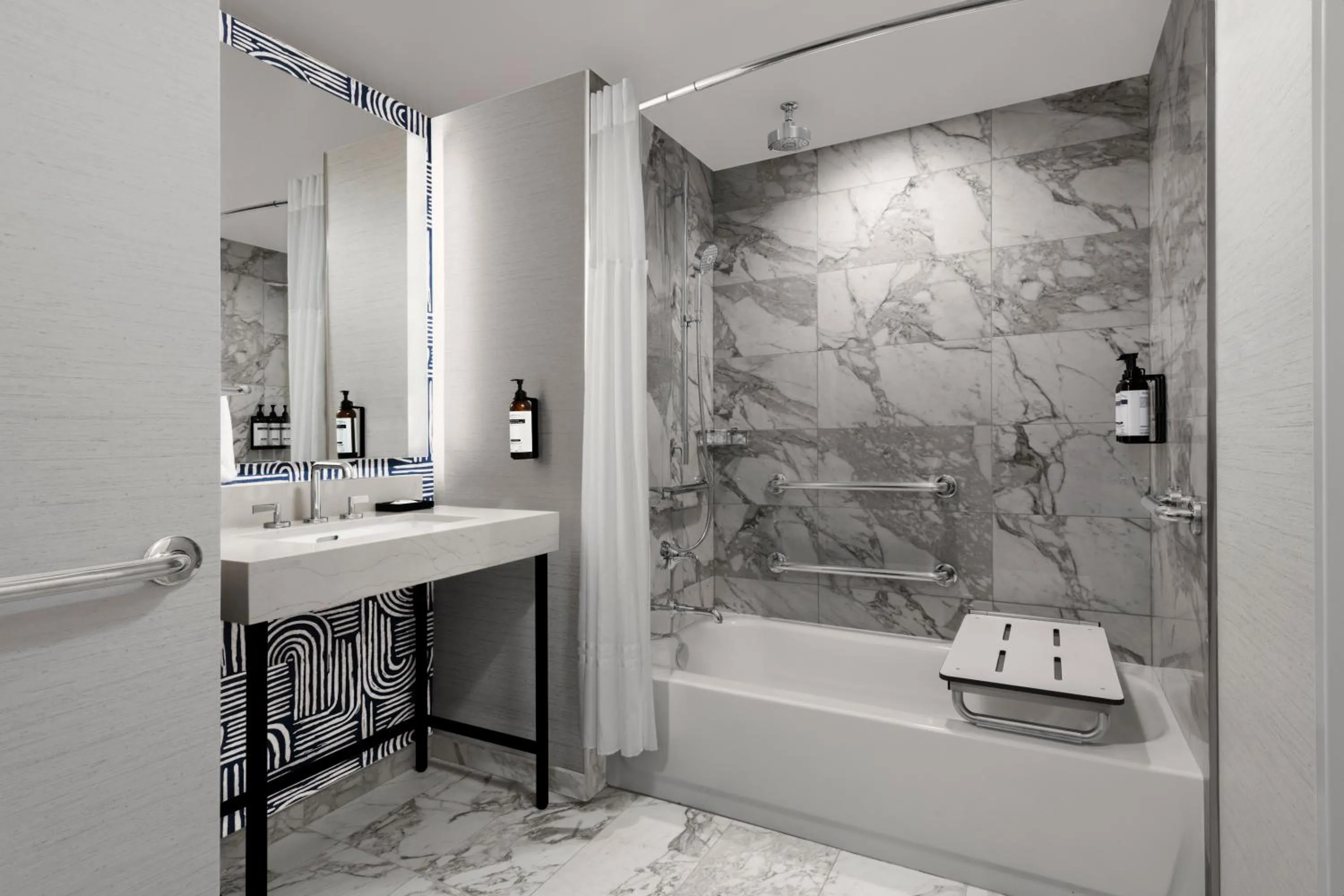 Bathroom in Hyatt Regency Irvine