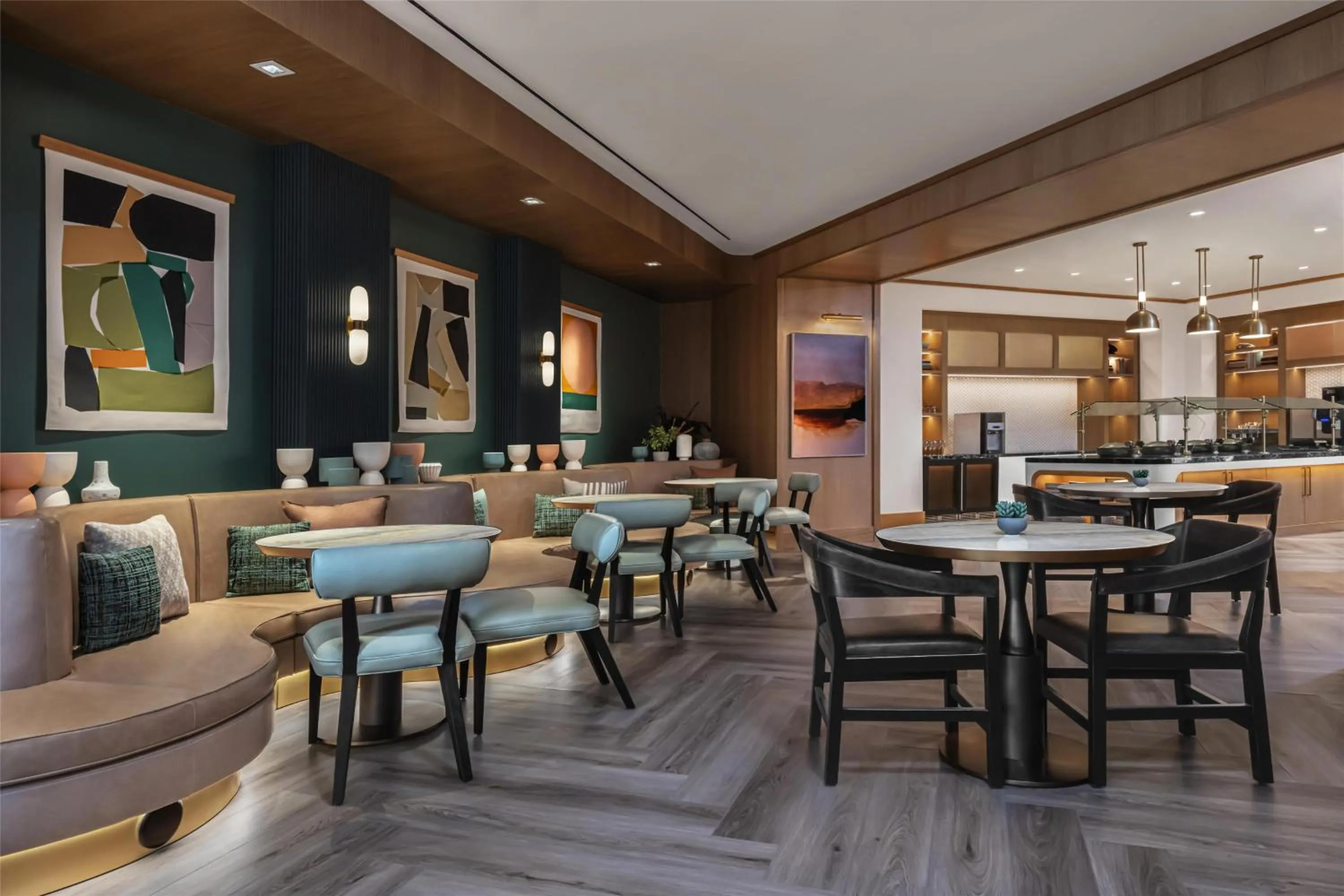 Lounge or bar in Hyatt Regency Irvine