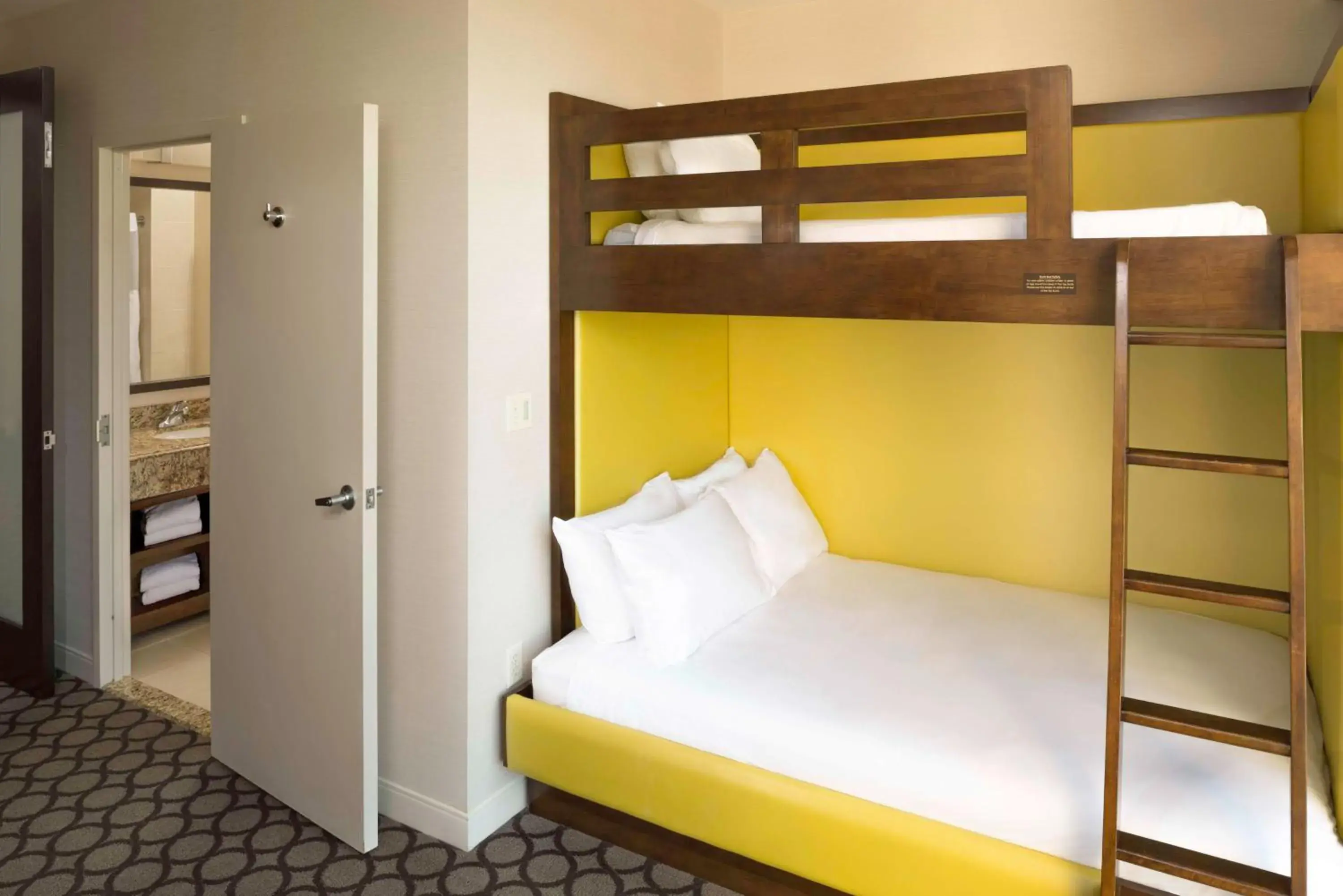 Photo of the whole room, Bed in Hyatt Regency Orange County Photo of the whole room, Bed in Hyatt Regency Orange County