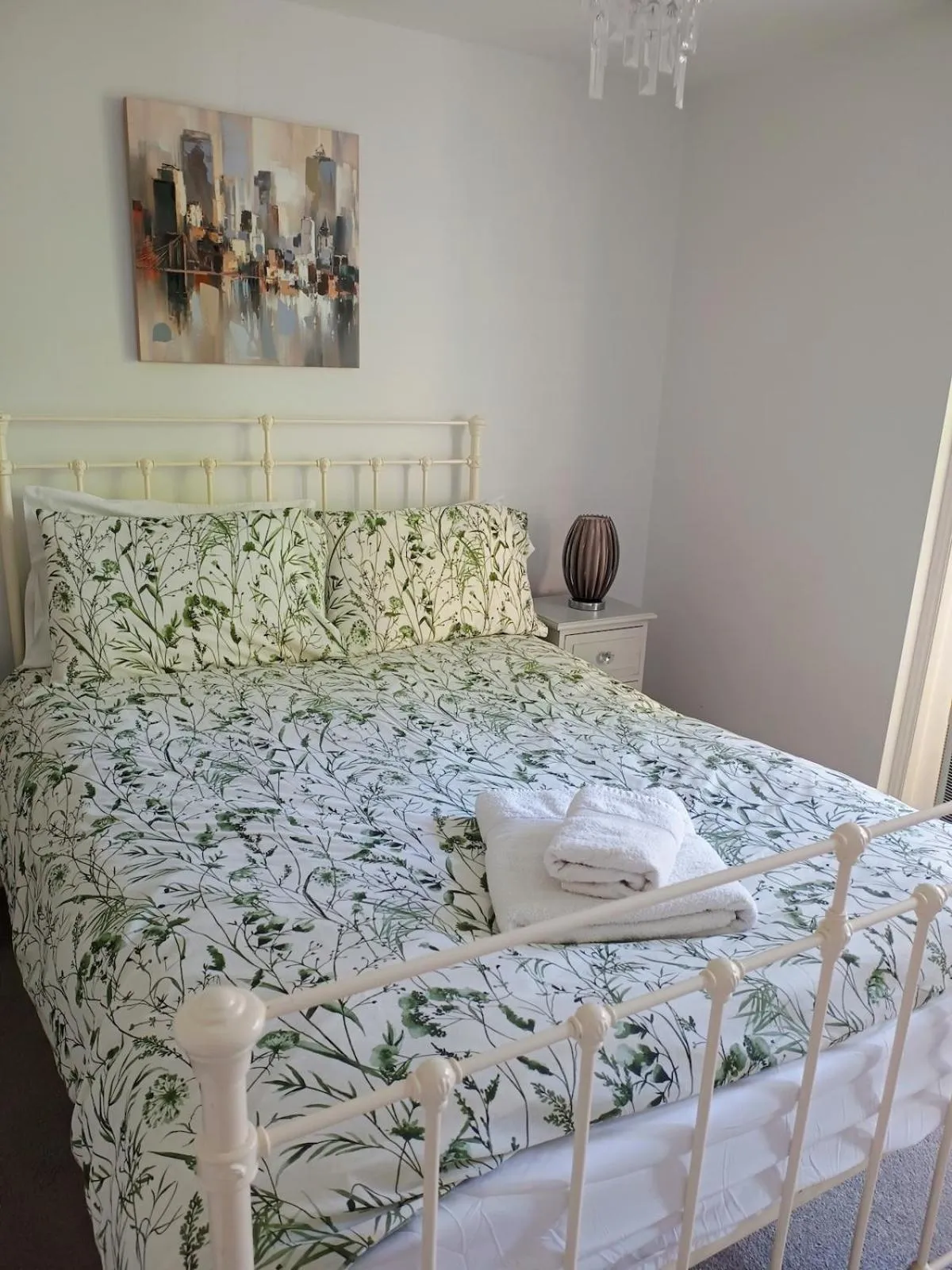 Bed in Luxury 2-Bed Flat Central Ipswich Parking