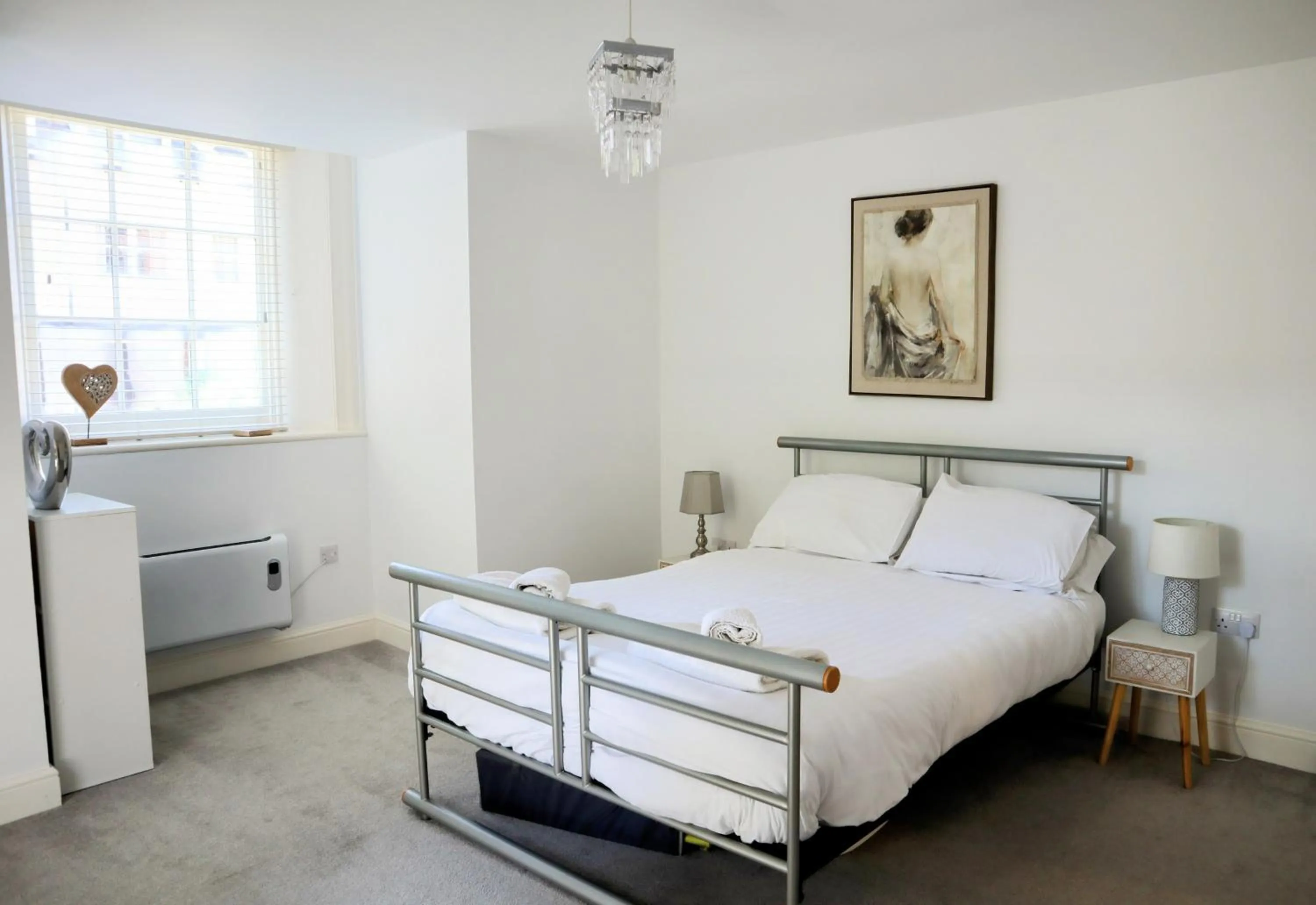 Bed in Luxury 2-Bed Flat Central Ipswich Parking