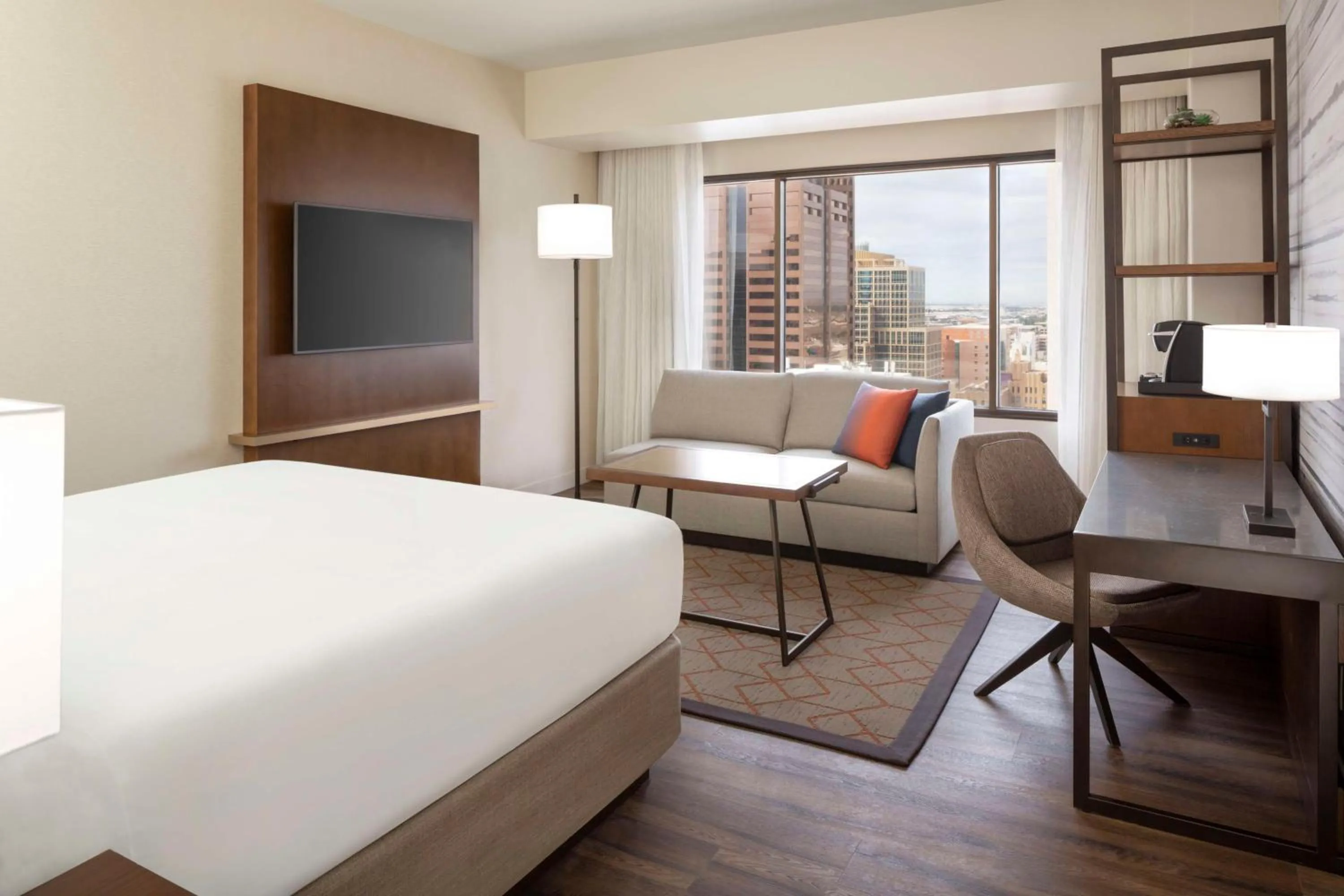 Bedroom, Bed in Hyatt Regency Phoenix Downtown