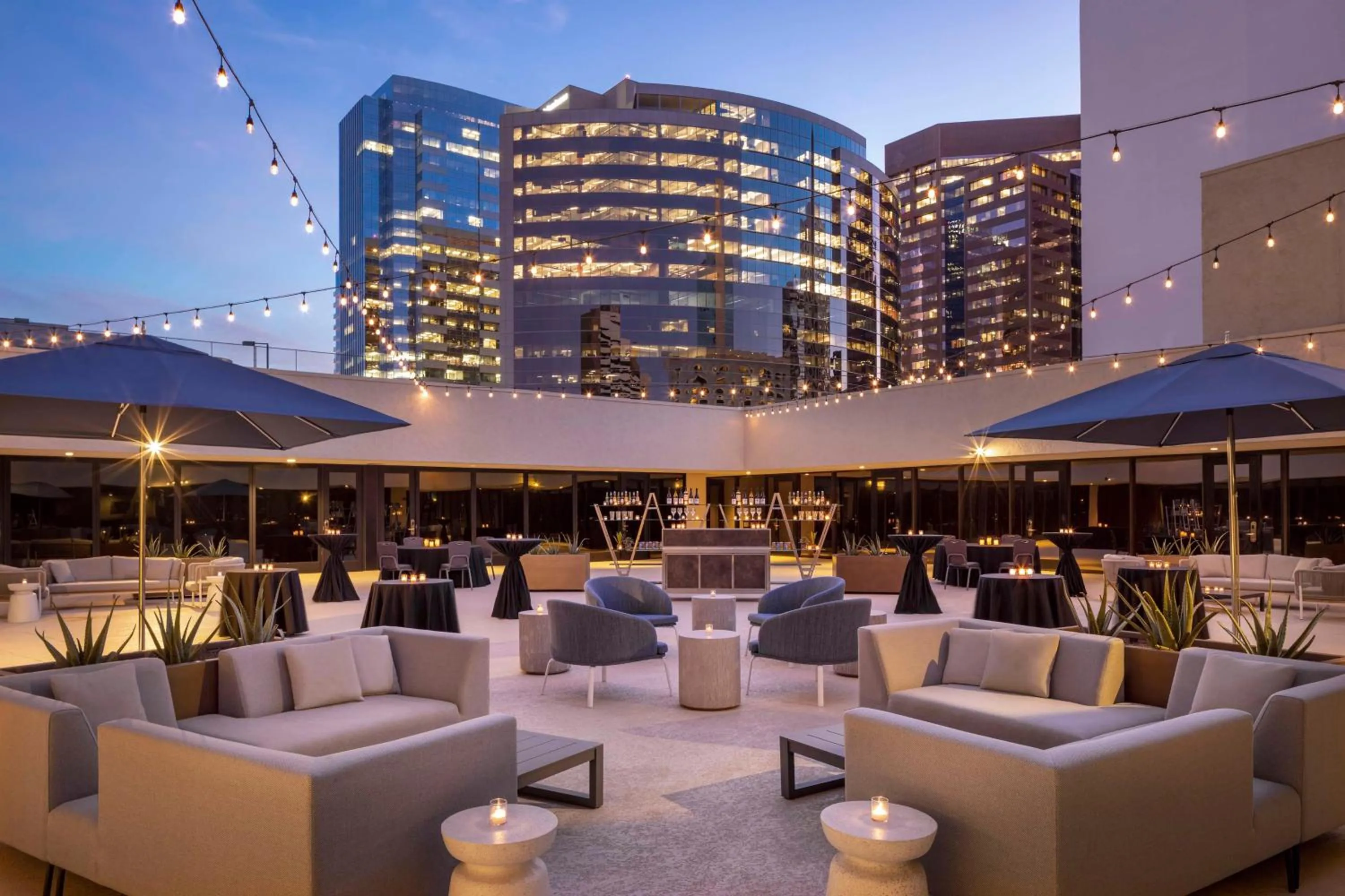 Patio in Hyatt Regency Phoenix Downtown