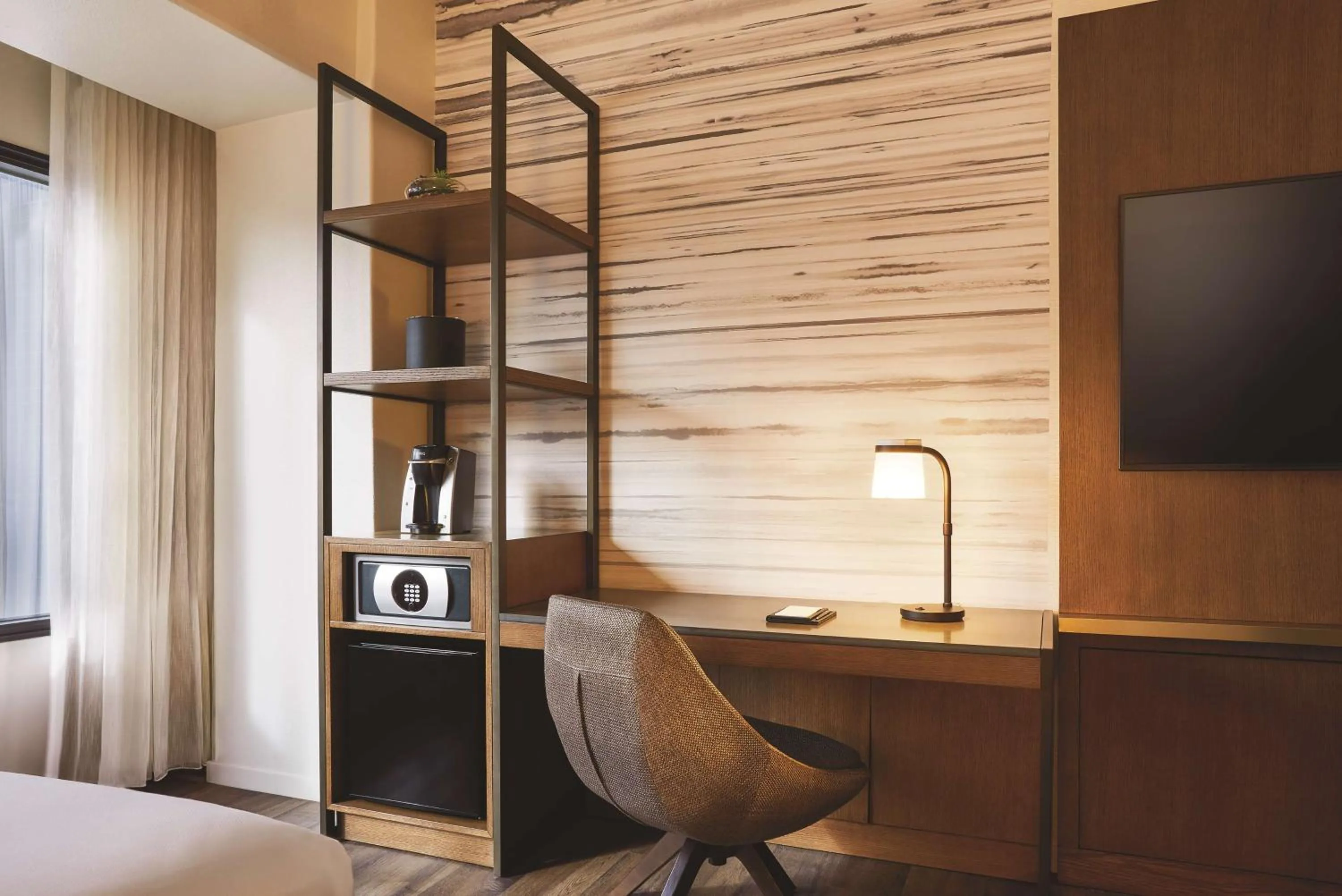 Bedroom, Bed in Hyatt Regency Phoenix Downtown