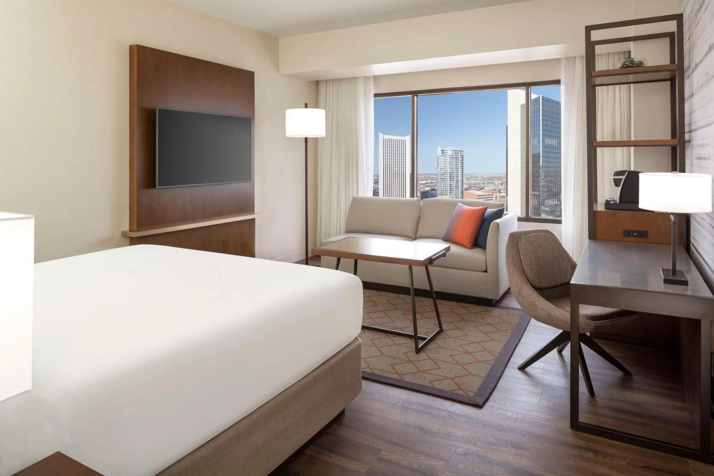 Bedroom, Bed in Hyatt Regency Phoenix Downtown