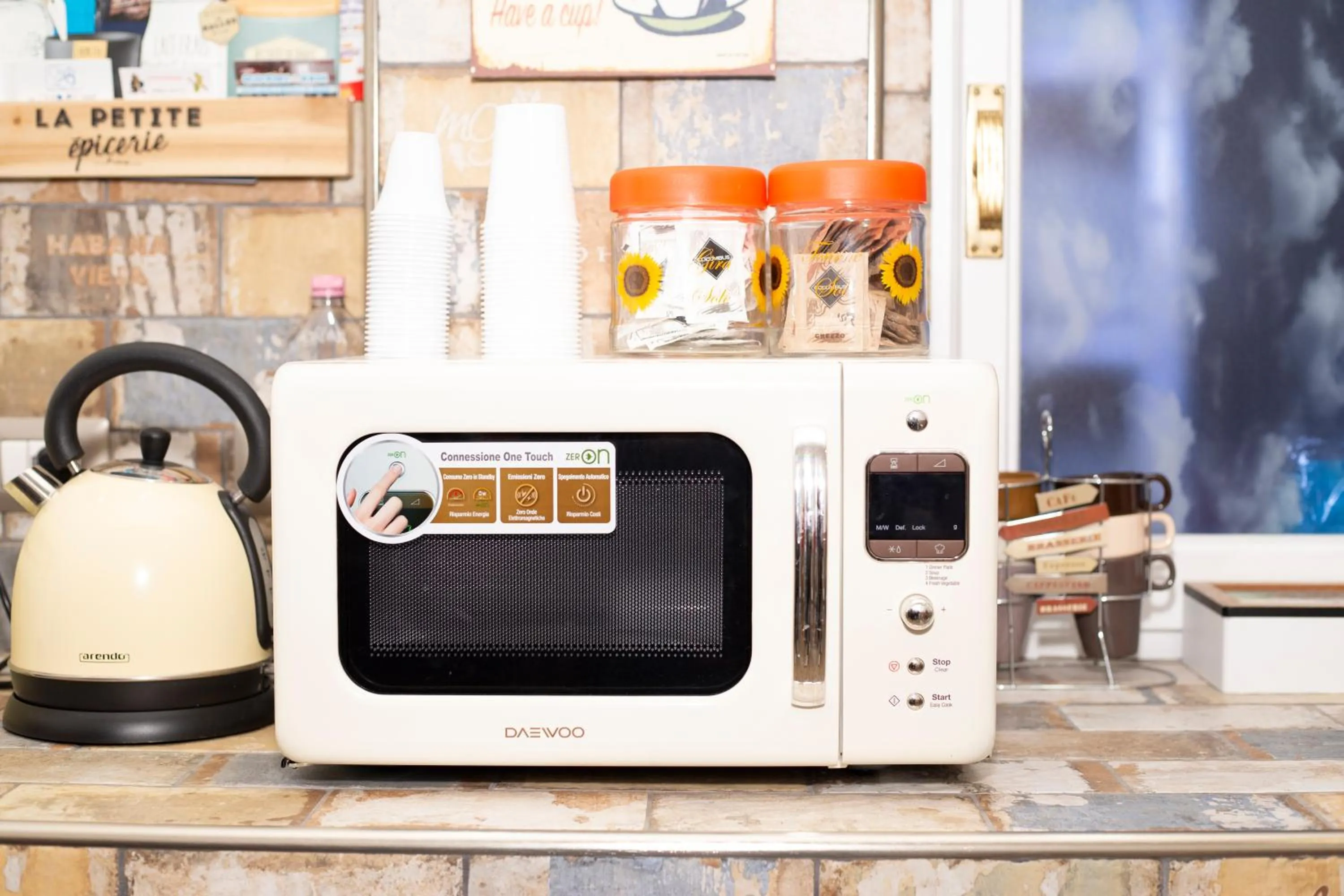 Coffee/tea facilities in ViOletta