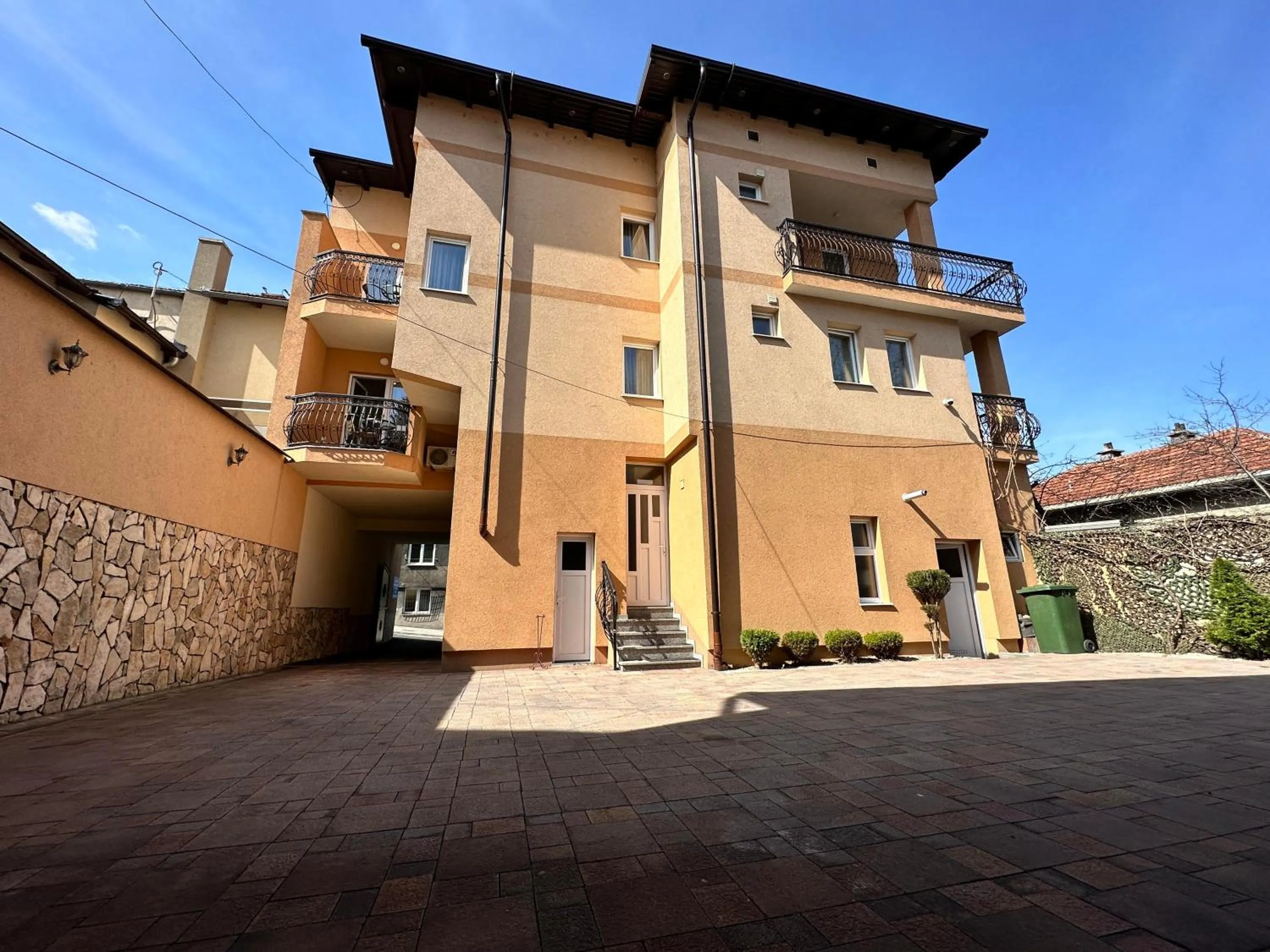 Property building in Hotel Nacional Free Parking