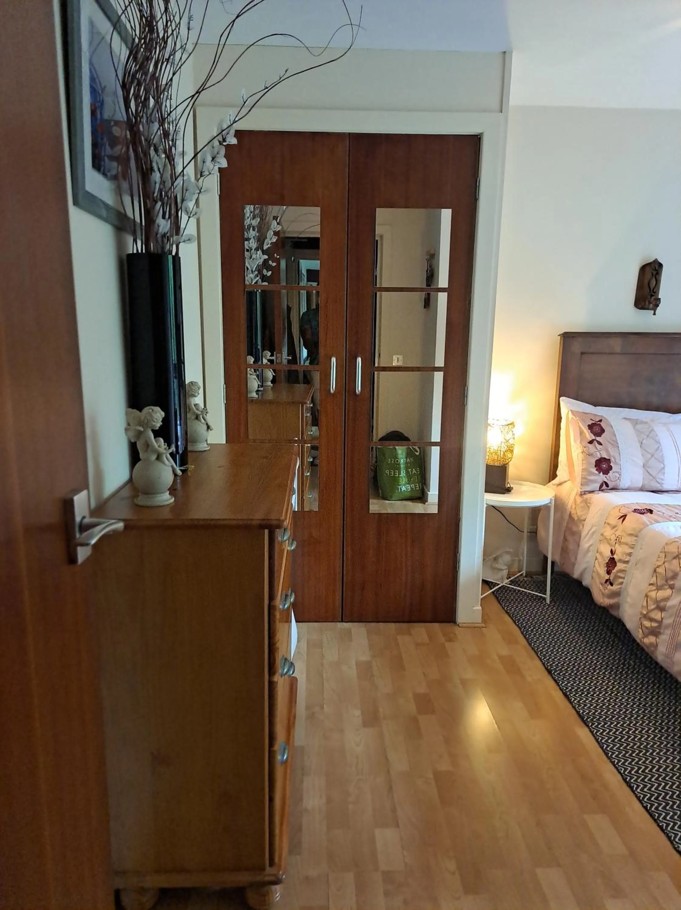 Bed in Modern aparment by Brick Lane, London
