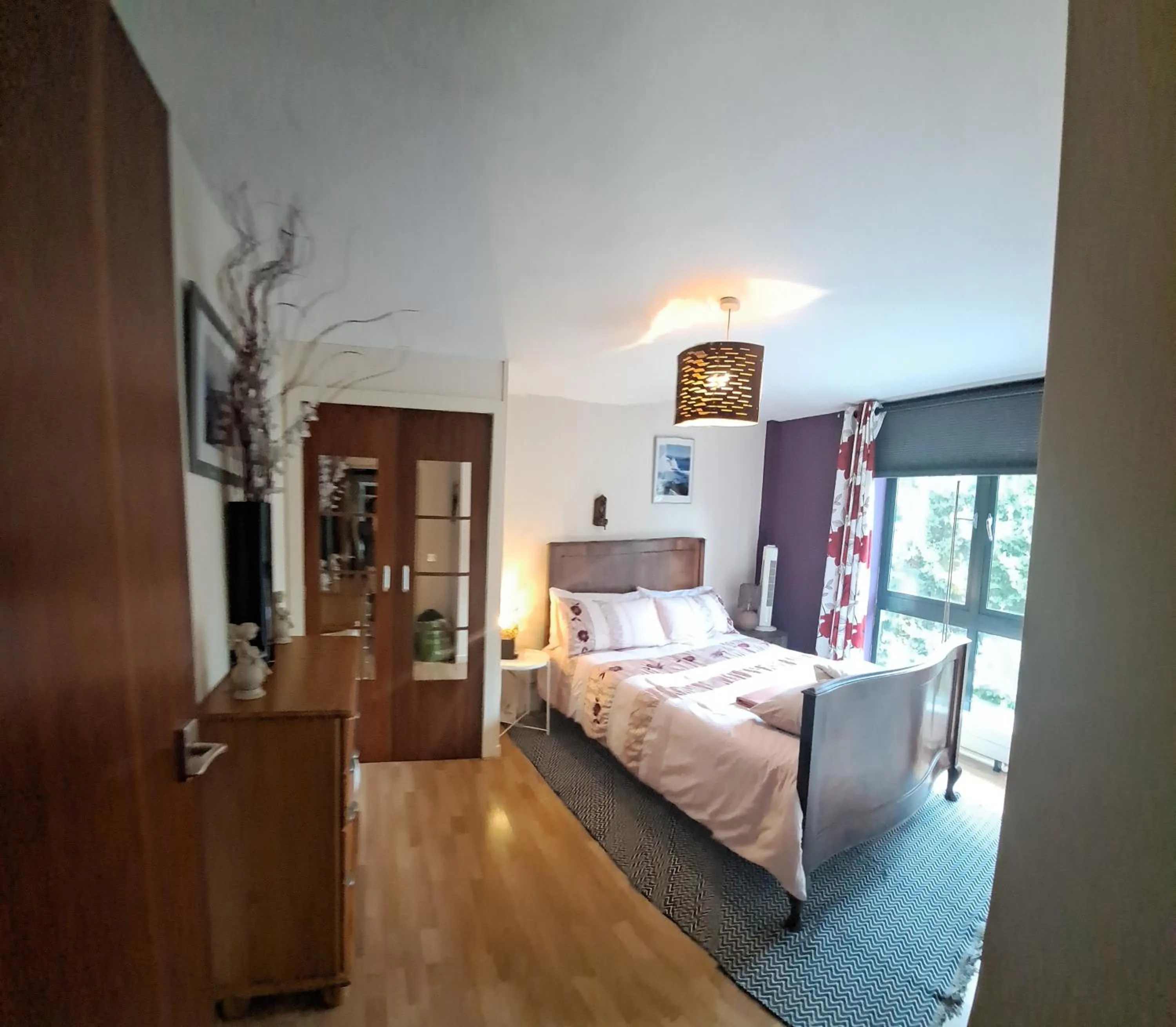 Bed in Modern aparment by Brick Lane, London