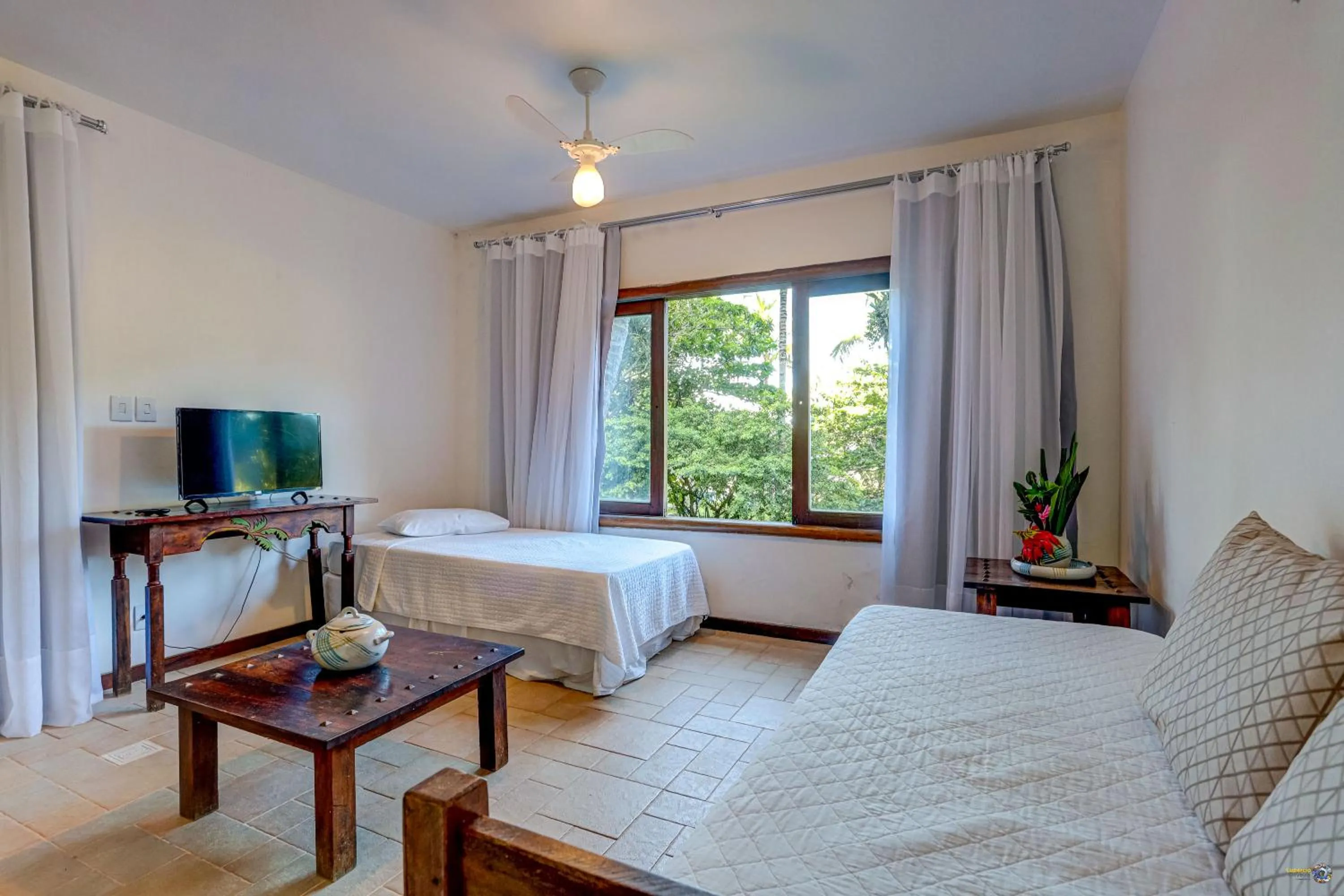 TV and multimedia, Bed in São José Beach Club & Hotel