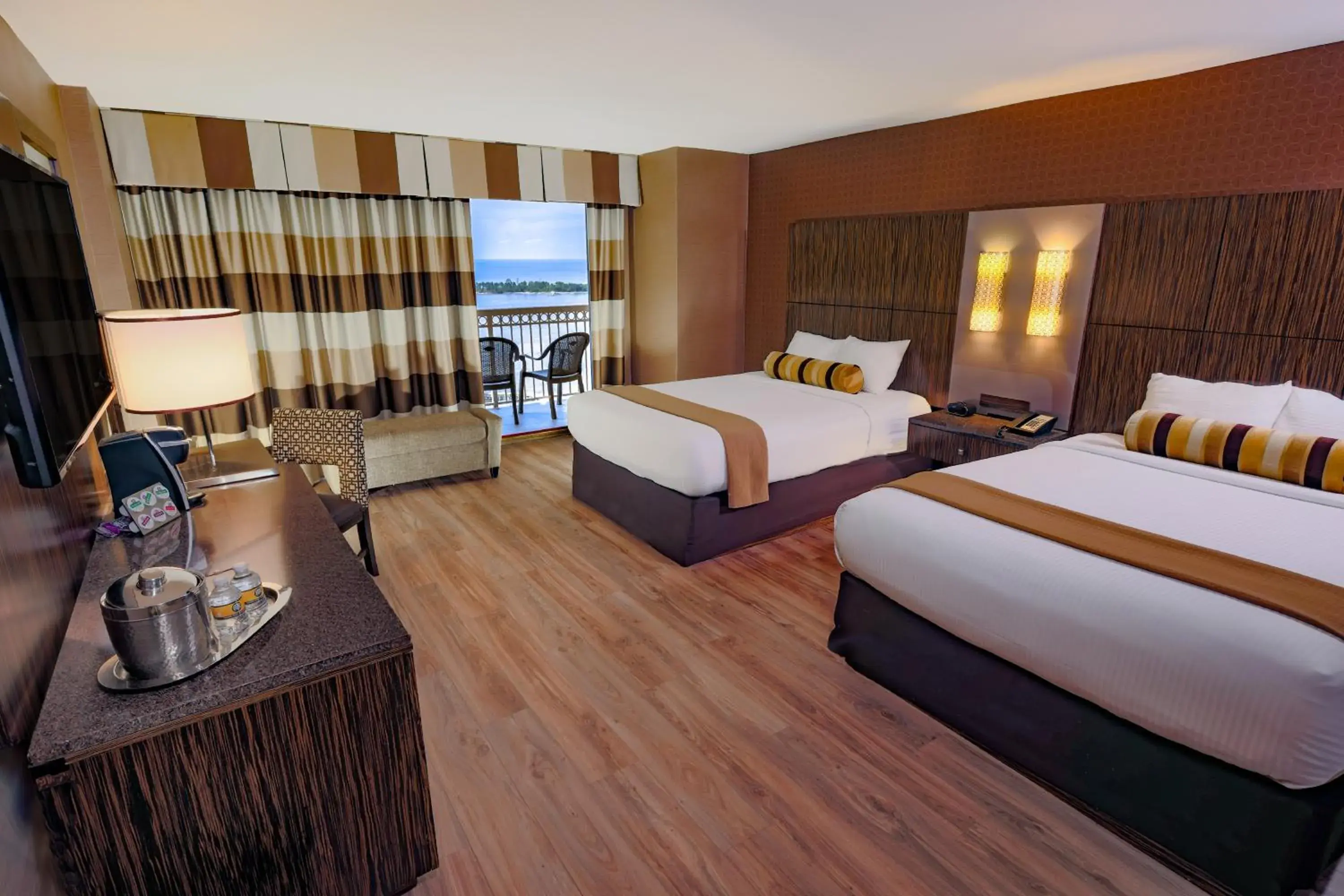 Balcony/Terrace, Bed in Golden Nugget Biloxi Balcony/Terrace, Bed in Golden Nugget Biloxi