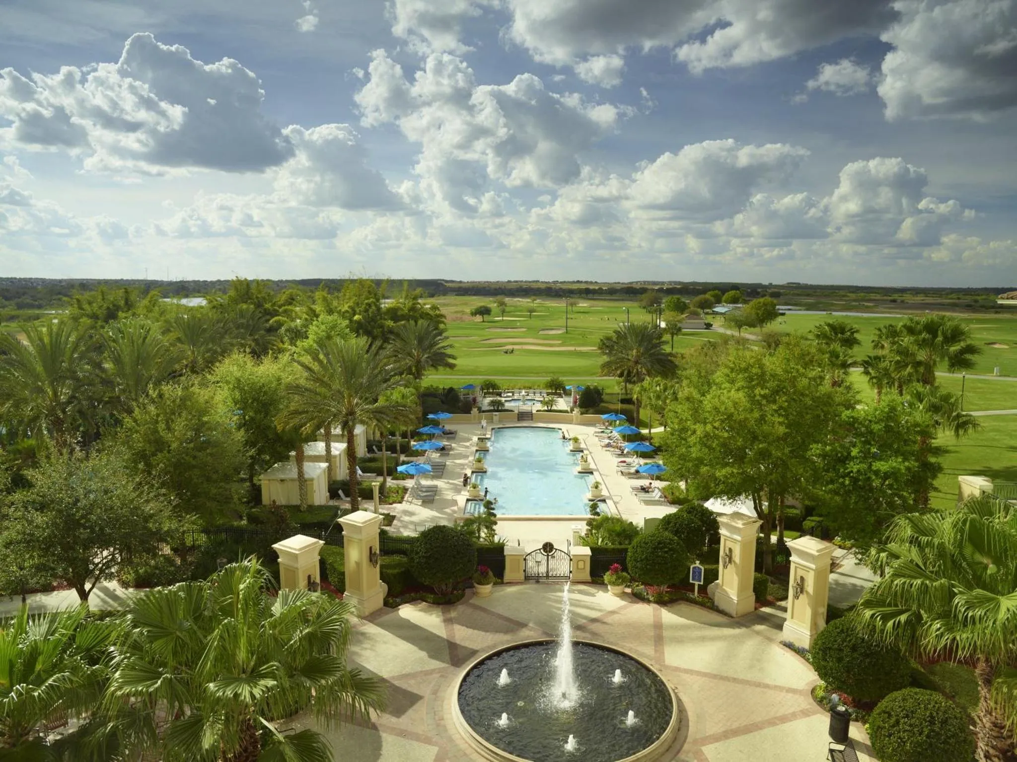 Swimming pool in Omni Orlando Resort at Championsgate