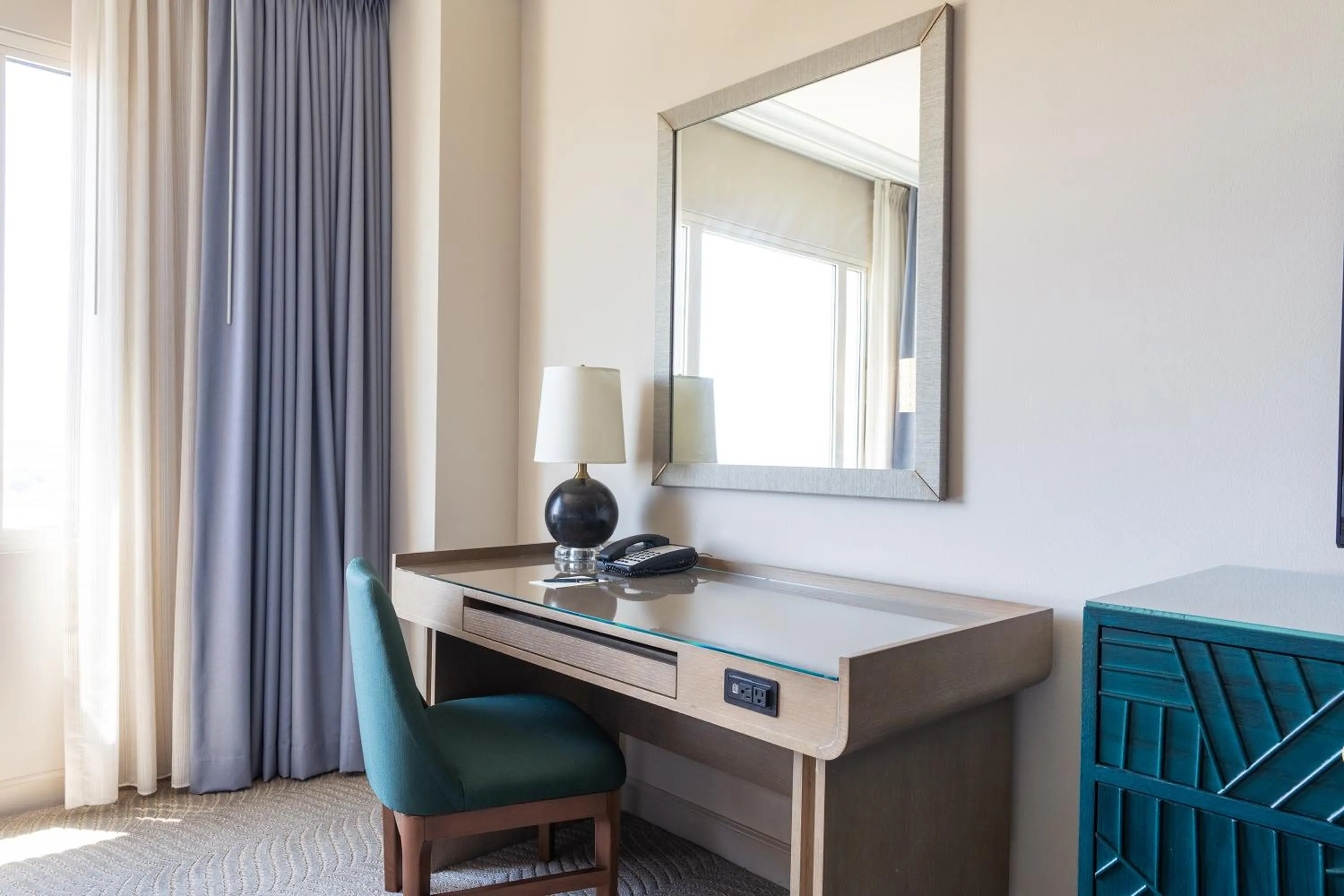 Deluxe King Room with Balcony in Omni Orlando Resort at Championsgate